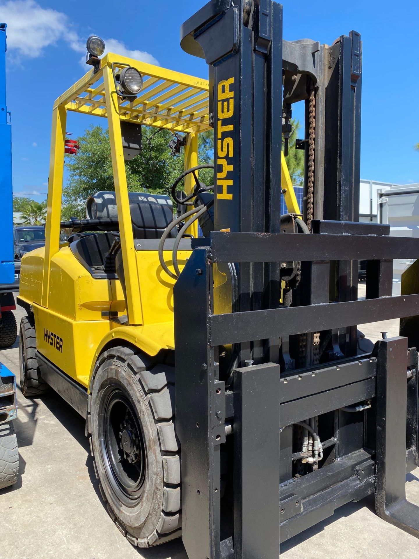 HYSTER 110XM FORKLIFT, LP POWERED, APPROX 11,000LB CAPACITY, TILT, SIDESHIFT, NOISE COMING FROM STAR - Image 6 of 8