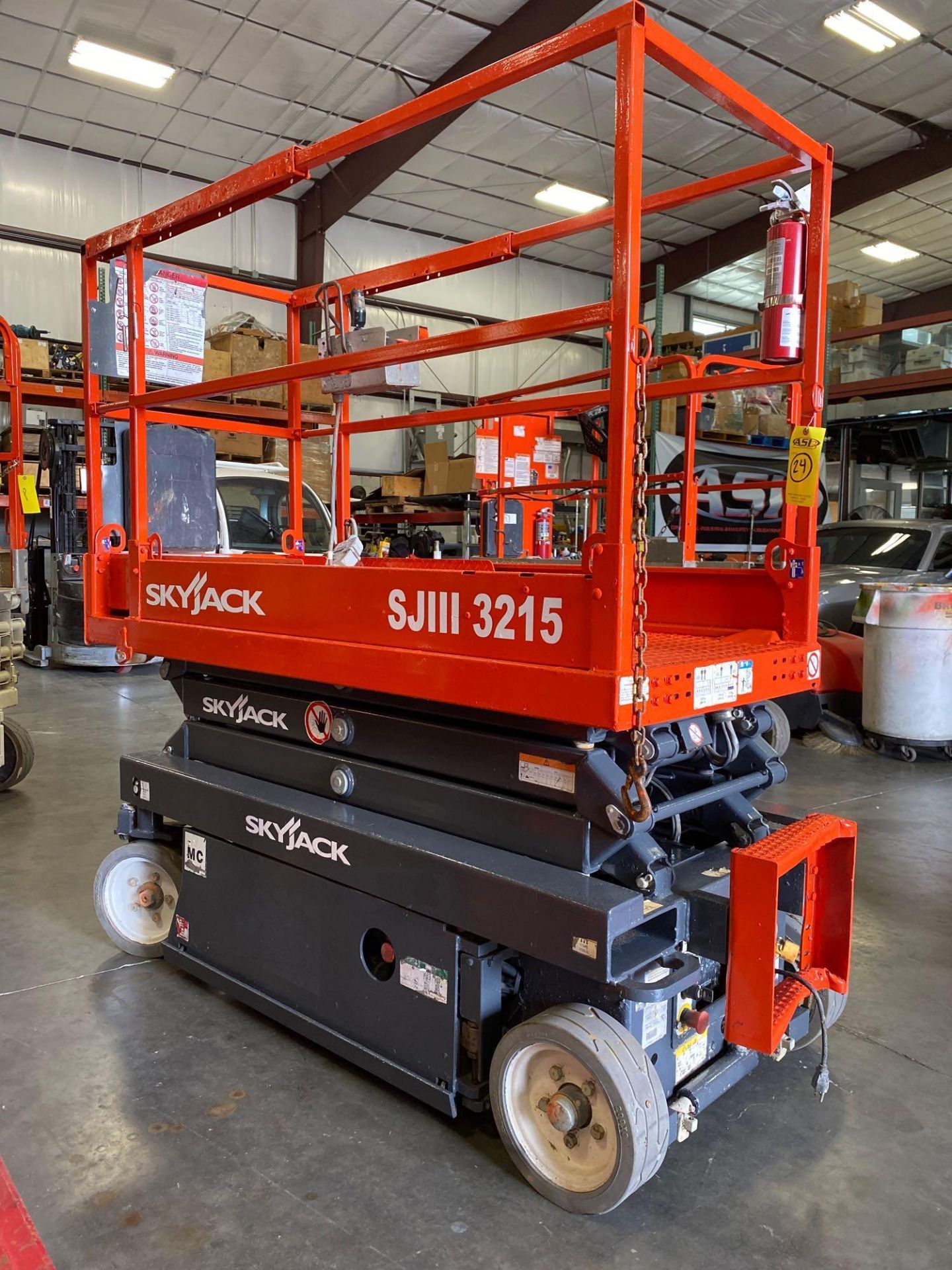 2015 SKYJACK SJIII-3215 ELECTRIC SCISSOR LIFT, SELF PROPELLED, BUILT IN BATTERY CHARGER, 15' PLATFOR - Image 9 of 11