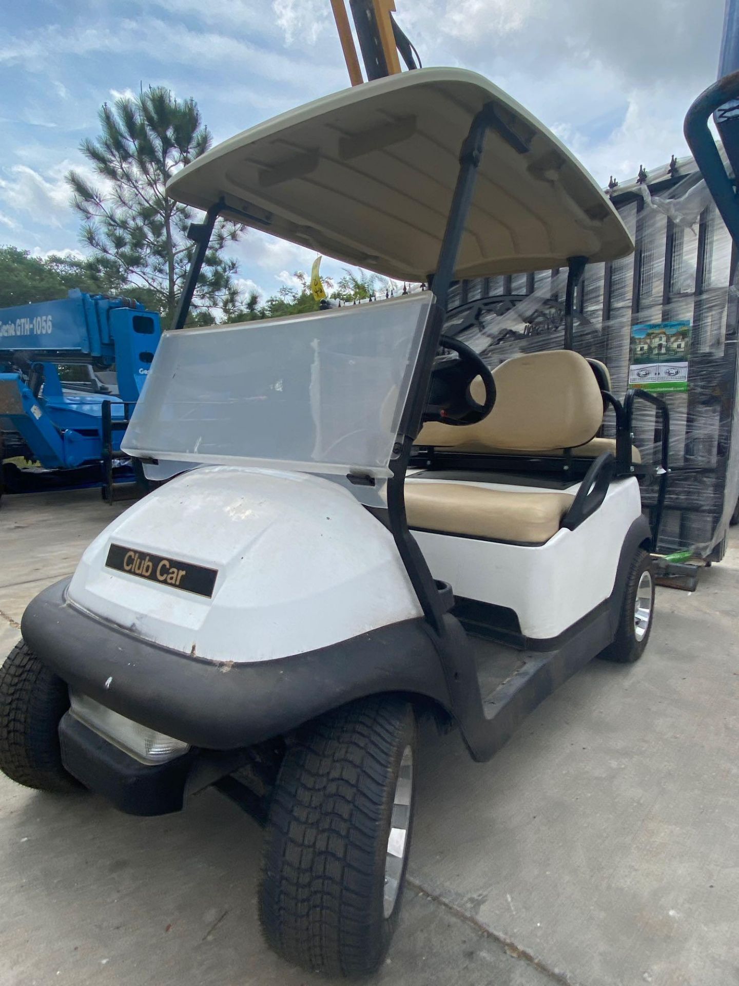 CLUB CAR ELECTRIC GOLF CART, REAR PASSENGER SEAT, RUNS & DRIVES - Image 6 of 6