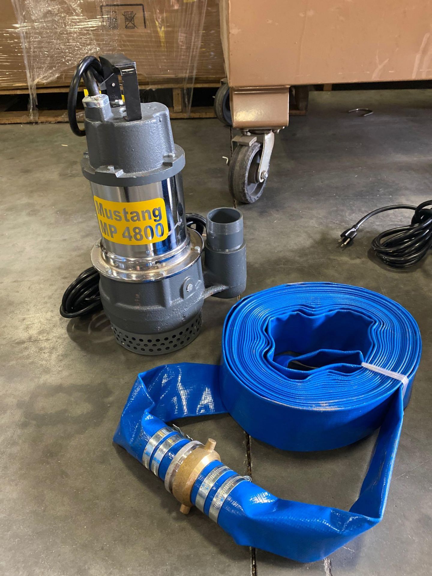 UNUSED MUSTANG 4800 2” SUBMERSIBLE PUMP, 50’ HOSE