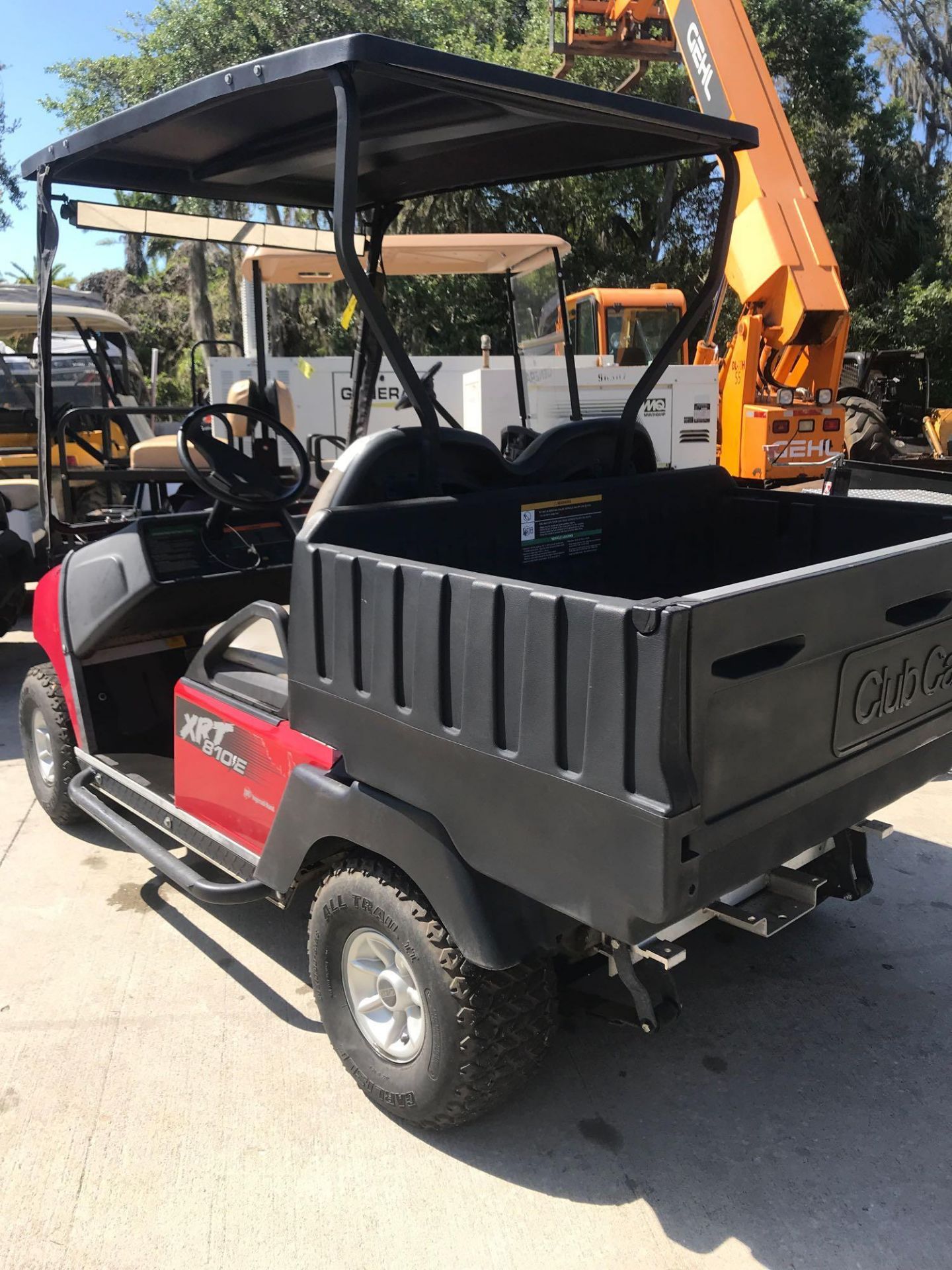 INGERSOLL RAND/CLUB CAR XRT 810E ELECTRIC UTV - Image 3 of 6