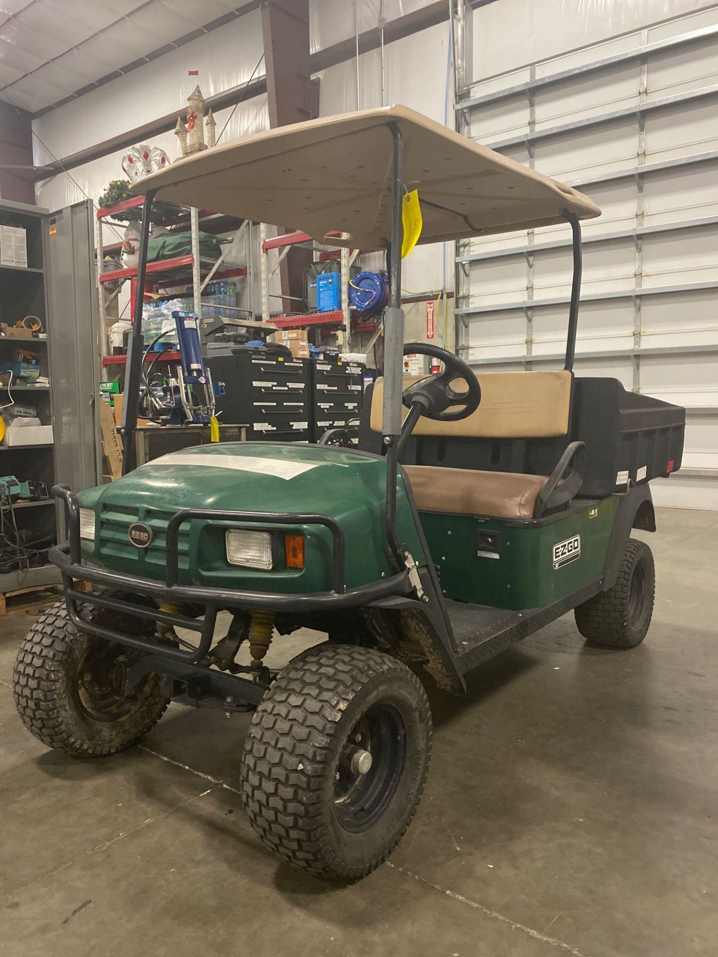 EZ-GO ELECTRIC GOLF CART WITH DUMP BED, RUNS AND DRIVES