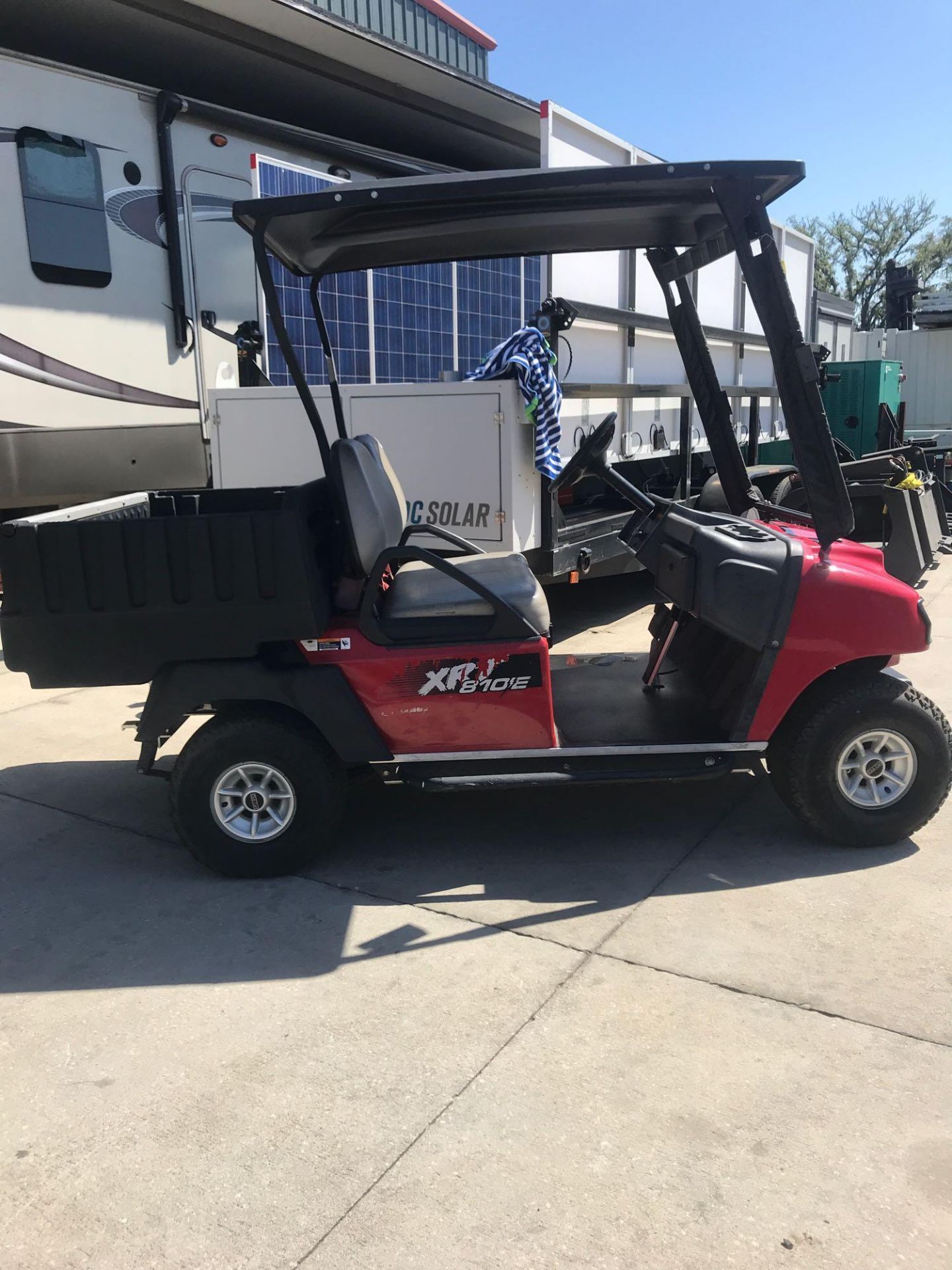 INGERSOLL RAND/CLUB CAR XRT 810E ELECTRIC UTV - Image 6 of 6