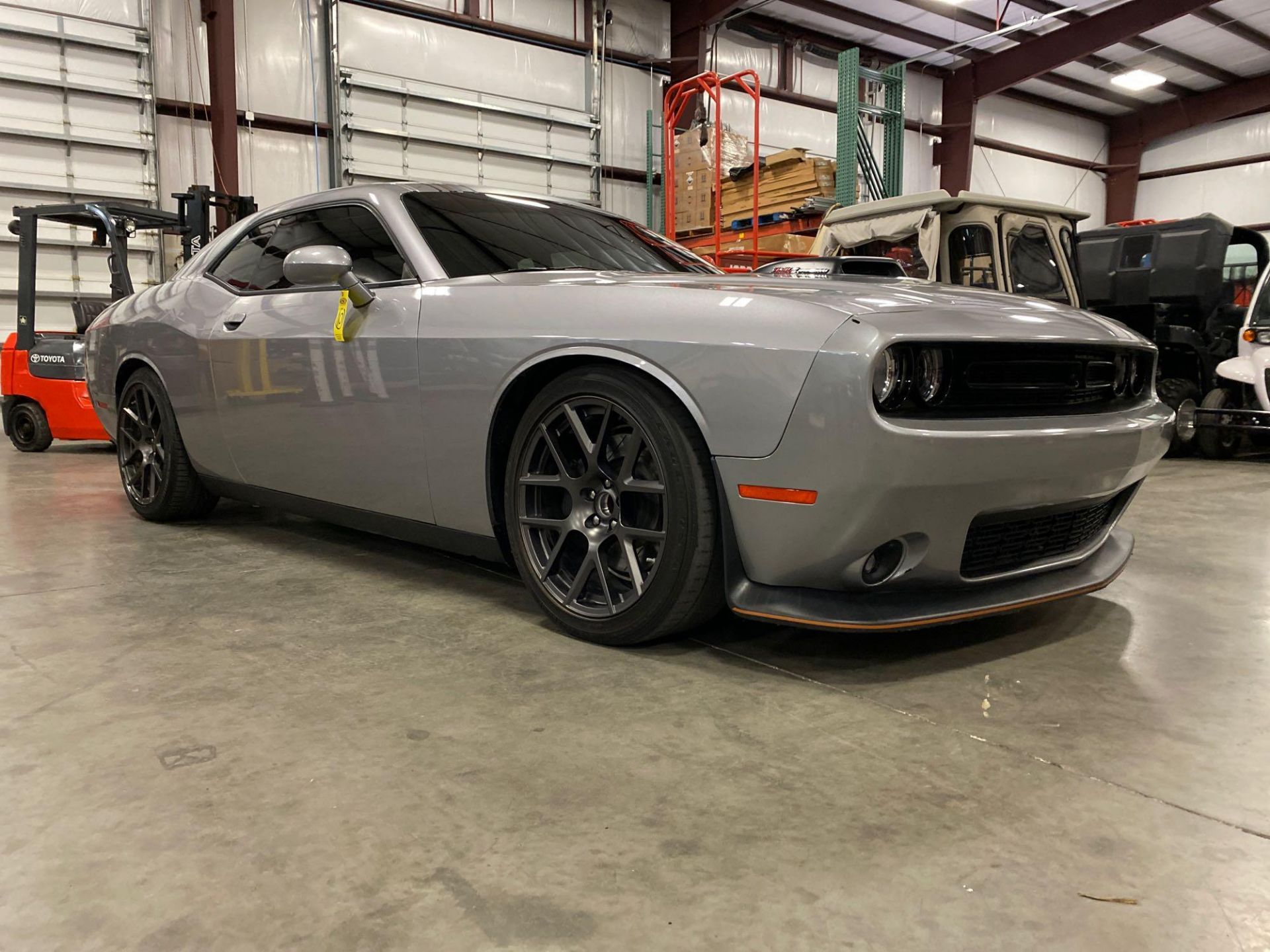 2016 DODGE CHALLENGER WITH SCAT PACK/ SHAKER PACKAGE, APPROX 9,850 MILES SHOWING, RUNS AND OPERATES - Image 2 of 26