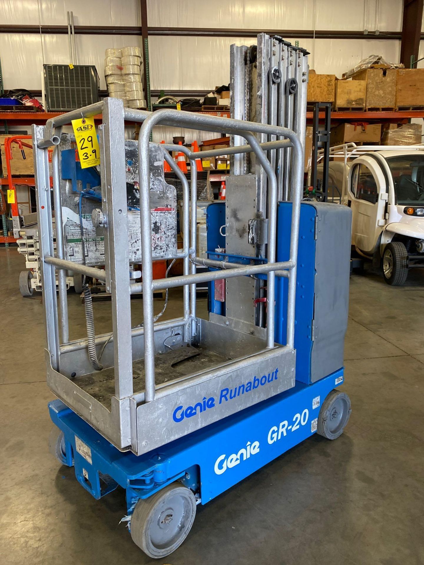 2013 GENIE RUNABOUT GR20, 26' WORKING HEIGHT, RUNS AND OPERATES - Image 2 of 4