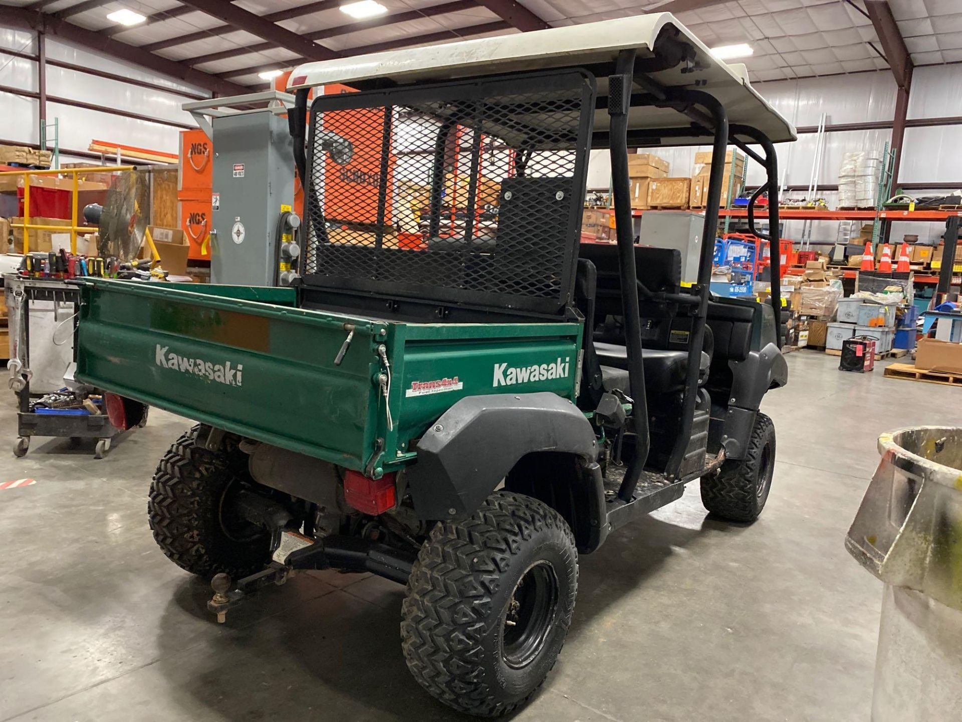 KAWASAKI 4010T CREW CAB UTV WITH DUMP BED, HITCH, 4X4, 639 HOURS SHOWING - Image 6 of 12