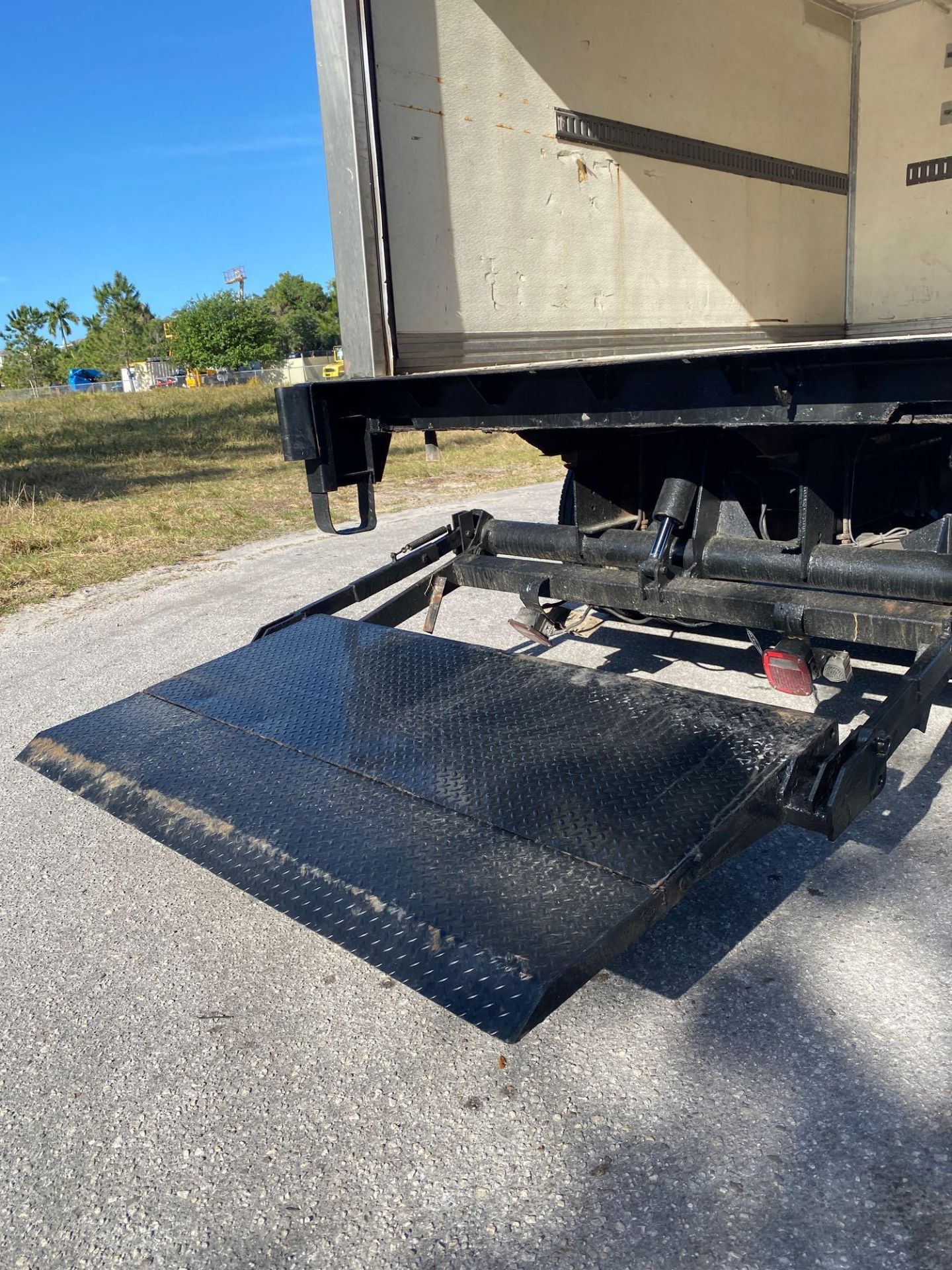 2008 INTERNATIONAL REEFER BOX TRUCK, HYDRAULIC LIFT GATE, DIESEL, AUTOMATIC TRANSMISSION - Image 12 of 21