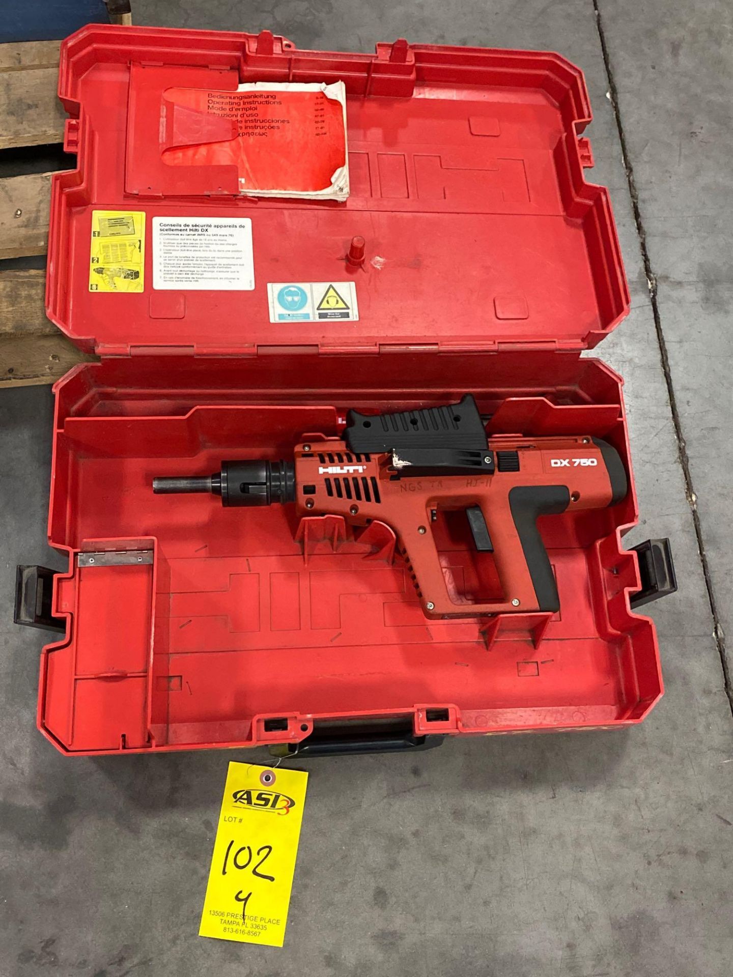 HILTI DX 750 POWDER ACTUATED NAILER