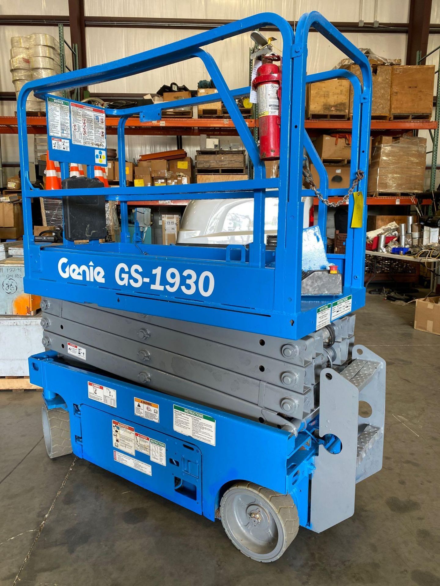 2013 GENIE GS-1930 ELECTRIC SCISSOR LIFT, 110 HOURS SHOWING, BUILT IN BATTERY CHARGER