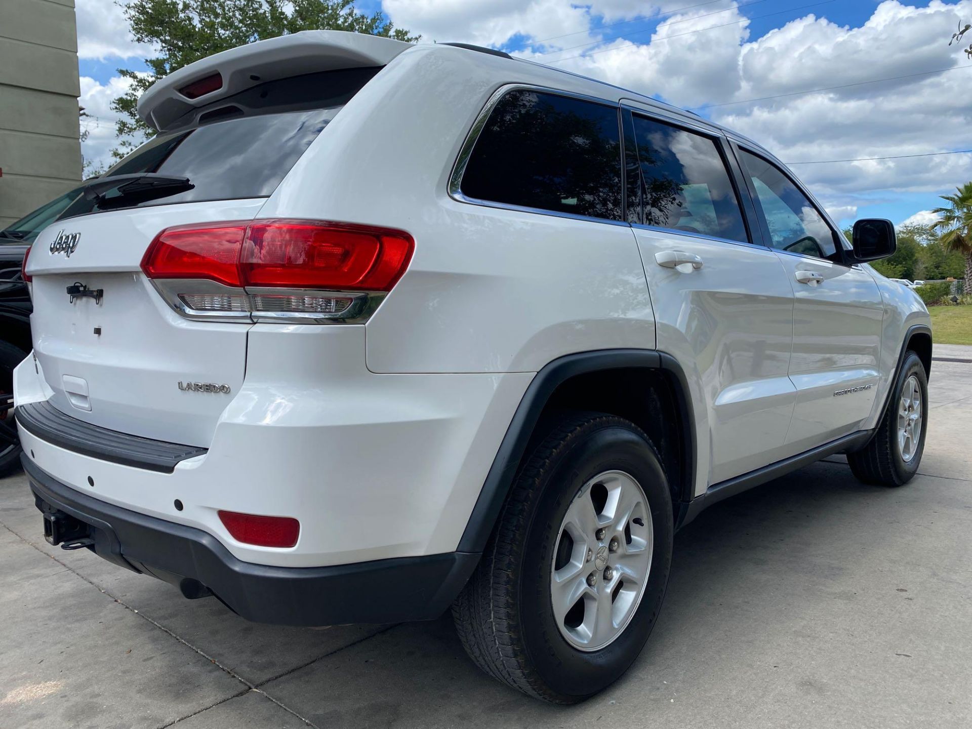 2014 JEEP CHEROKEE 4X4 SUV, AUTOMATIC LOCKS AND WINDOWS, BLUETOOTH, COLD AIR, RUNS AND DRIVES - Image 5 of 22