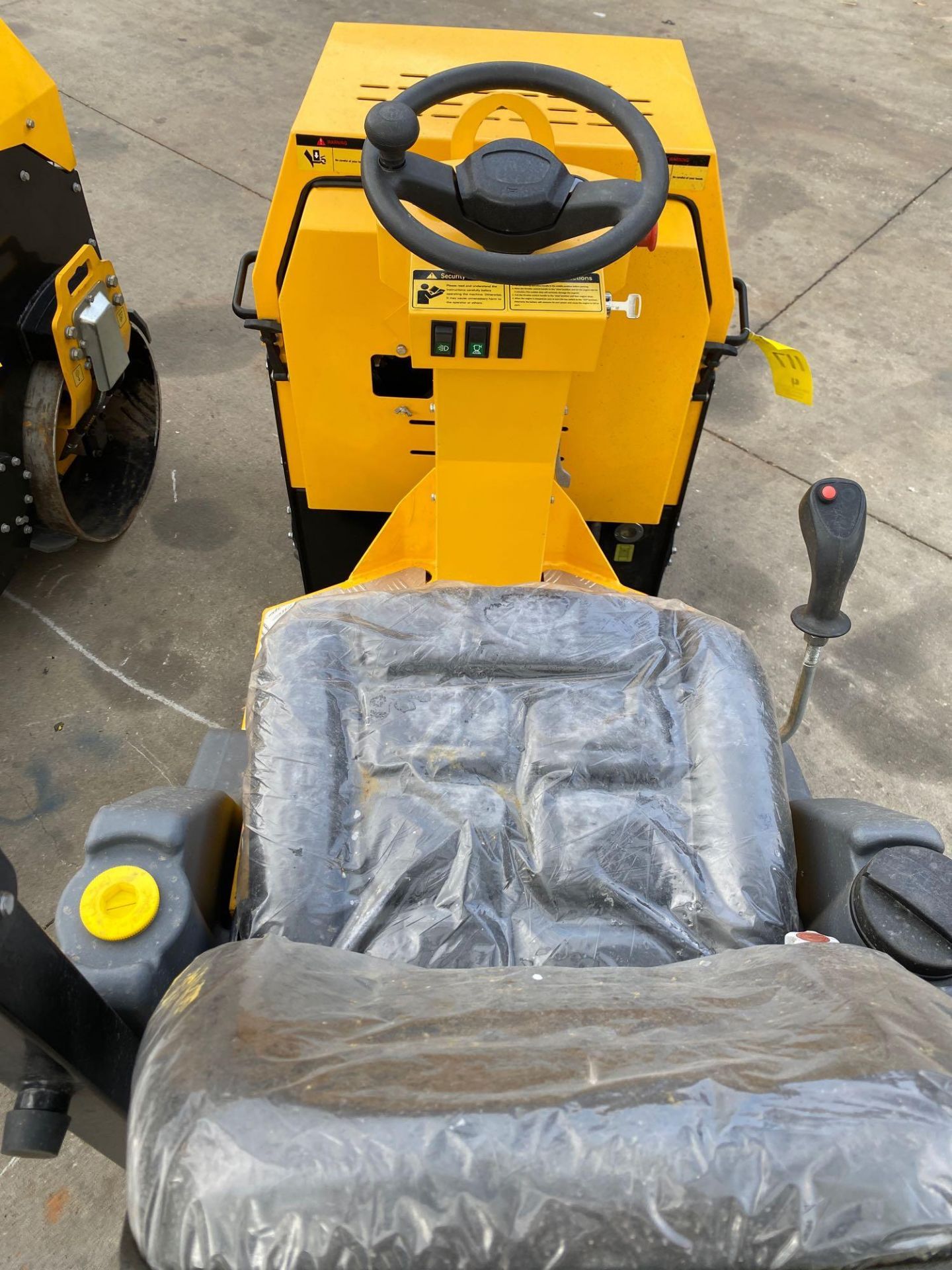 2019 STORIKE VIBRATORY ROLLER MODEL ST1200, DOUBLE DRUM, ELECTRIC START, WATER SYSTEM, 13.5 HP, RUNS - Image 6 of 7