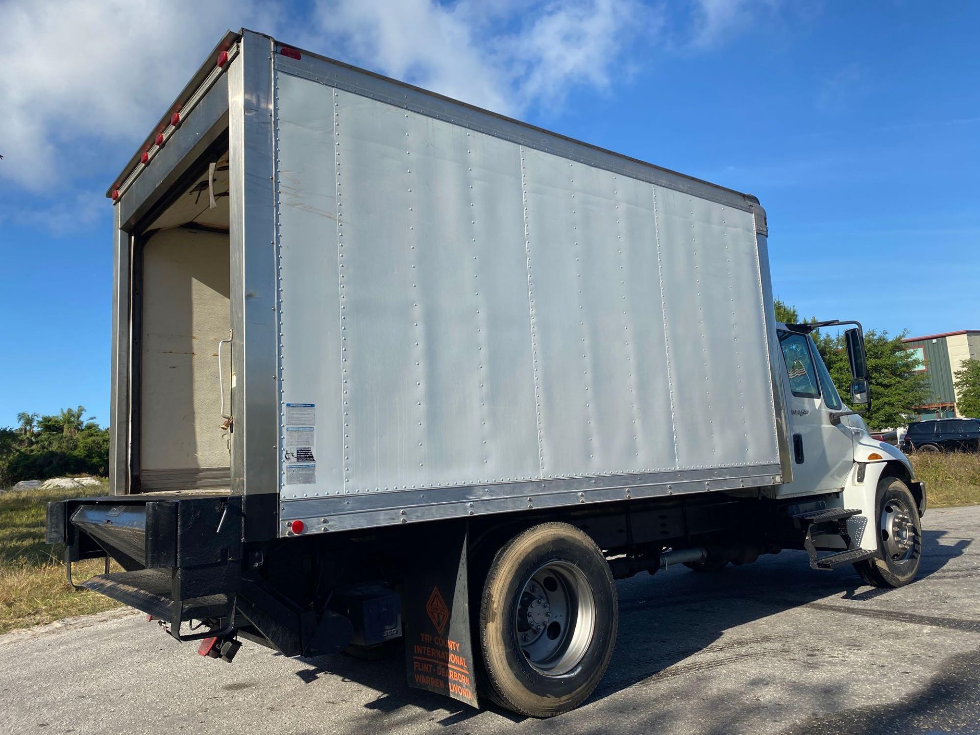 2008 INTERNATIONAL REEFER BOX TRUCK, HYDRAULIC LIFT GATE, DIESEL, AUTOMATIC TRANSMISSION - Image 3 of 21