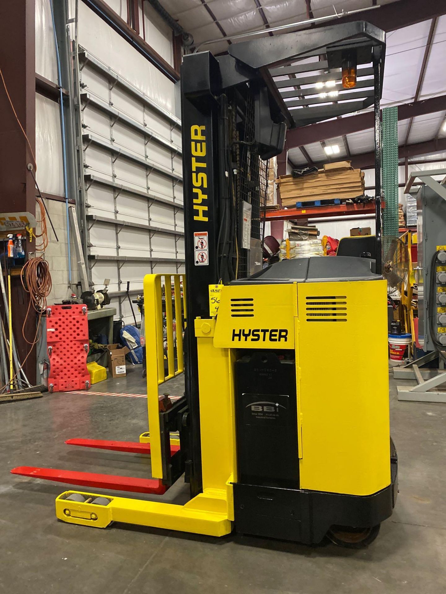 HYSTER ELECTRIC FORKLIFT MODEL N30XMR3, 3,000 LB CAPACITY, 212" HEIGHT CAPACITY, REACH, TILT, 24V, R - Image 7 of 11