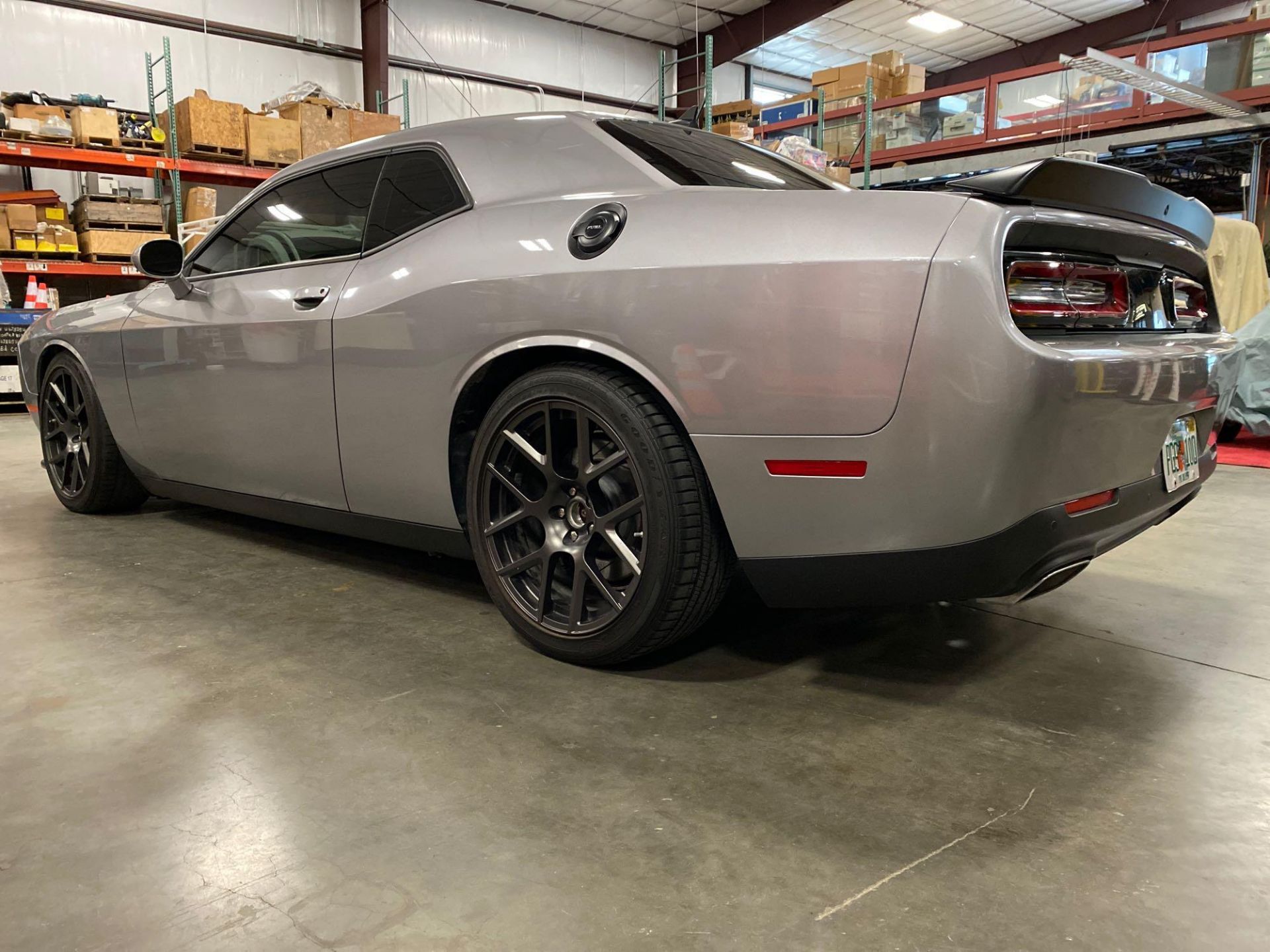 2016 DODGE CHALLENGER WITH SCAT PACK/ SHAKER PACKAGE, APPROX 9,850 MILES SHOWING, RUNS AND OPERATES - Image 7 of 26