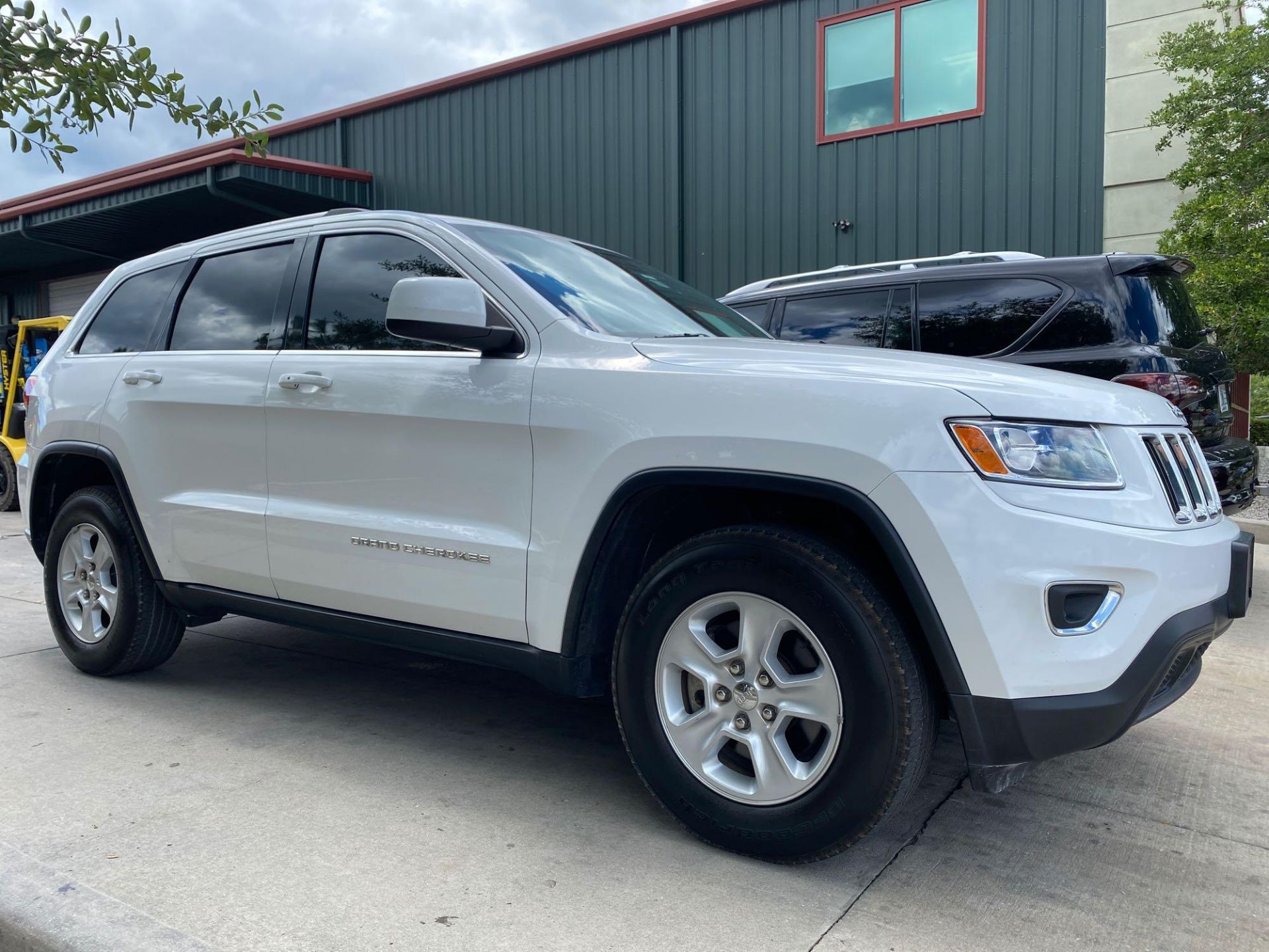 2014 JEEP CHEROKEE 4X4 SUV, AUTOMATIC LOCKS AND WINDOWS, BLUETOOTH, COLD AIR, RUNS AND DRIVES - Image 6 of 22