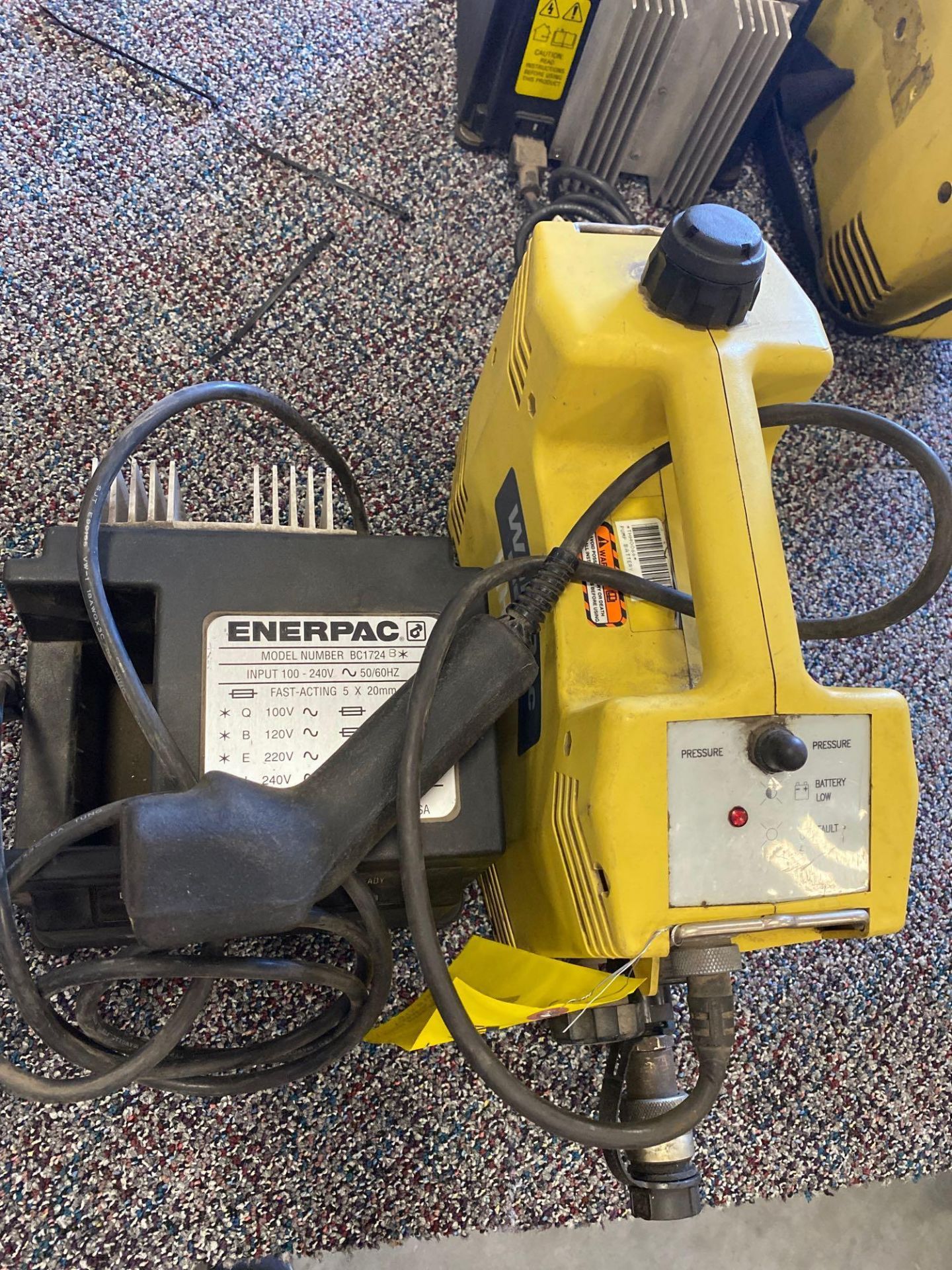 ENERPAC PBR12001B HYDRAULIC PUMP AND BATTERY CHARGER - Image 13 of 16