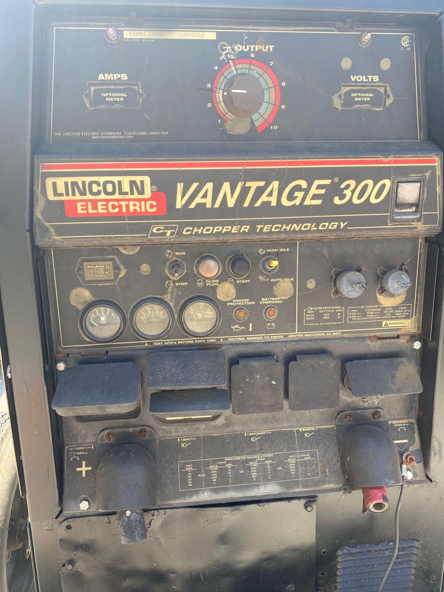 LINCOLN ELECTRIC VANTAGE 300 WELDER, TRAILER MOUNTED, RUNS AND OPERATES - Image 13 of 14