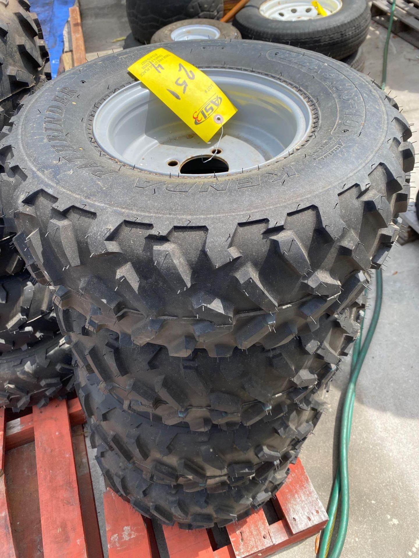 SET OF TIRES WITH RIMS