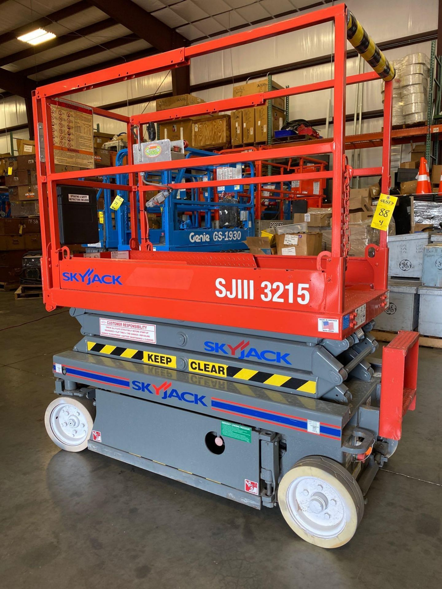 SKYJACK SJIII 3215 ELECTRIC SCISSOR LIFT, SELF PROPELLED, BUILT IN BATTERY CHARGER, 15' PLATFORM HEI