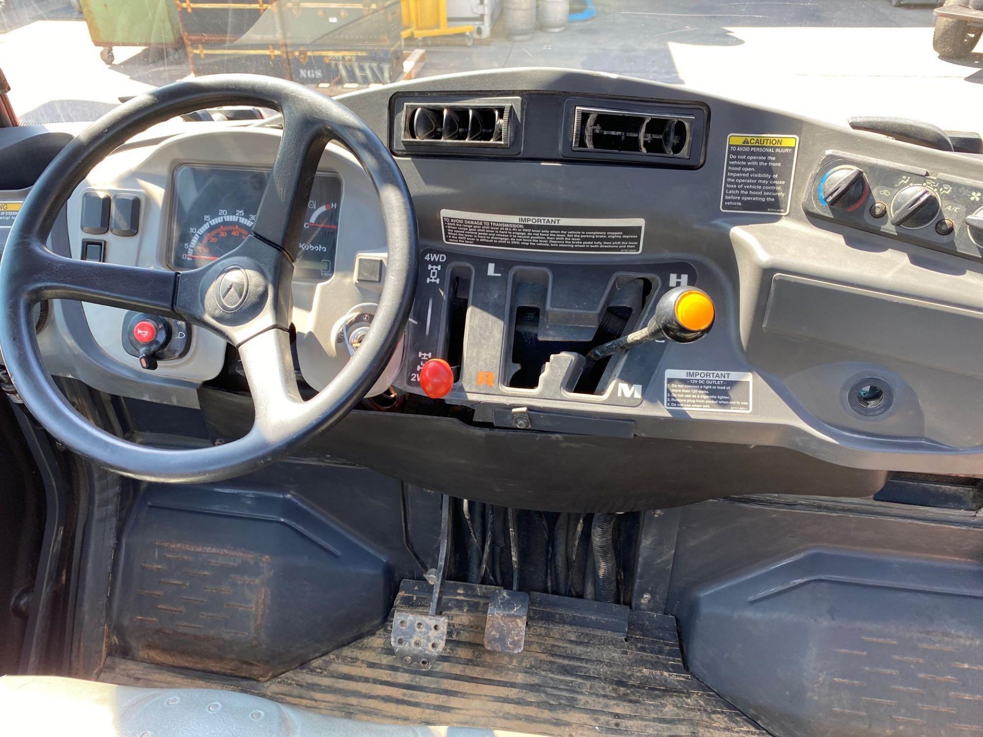 2014 KUBOTA ENCLOSED CAB UTV, DIESEL, 4x4, ICE COLD AIR, HEAT, DUMP BED, RUNS AND DRIVES - Image 10 of 12