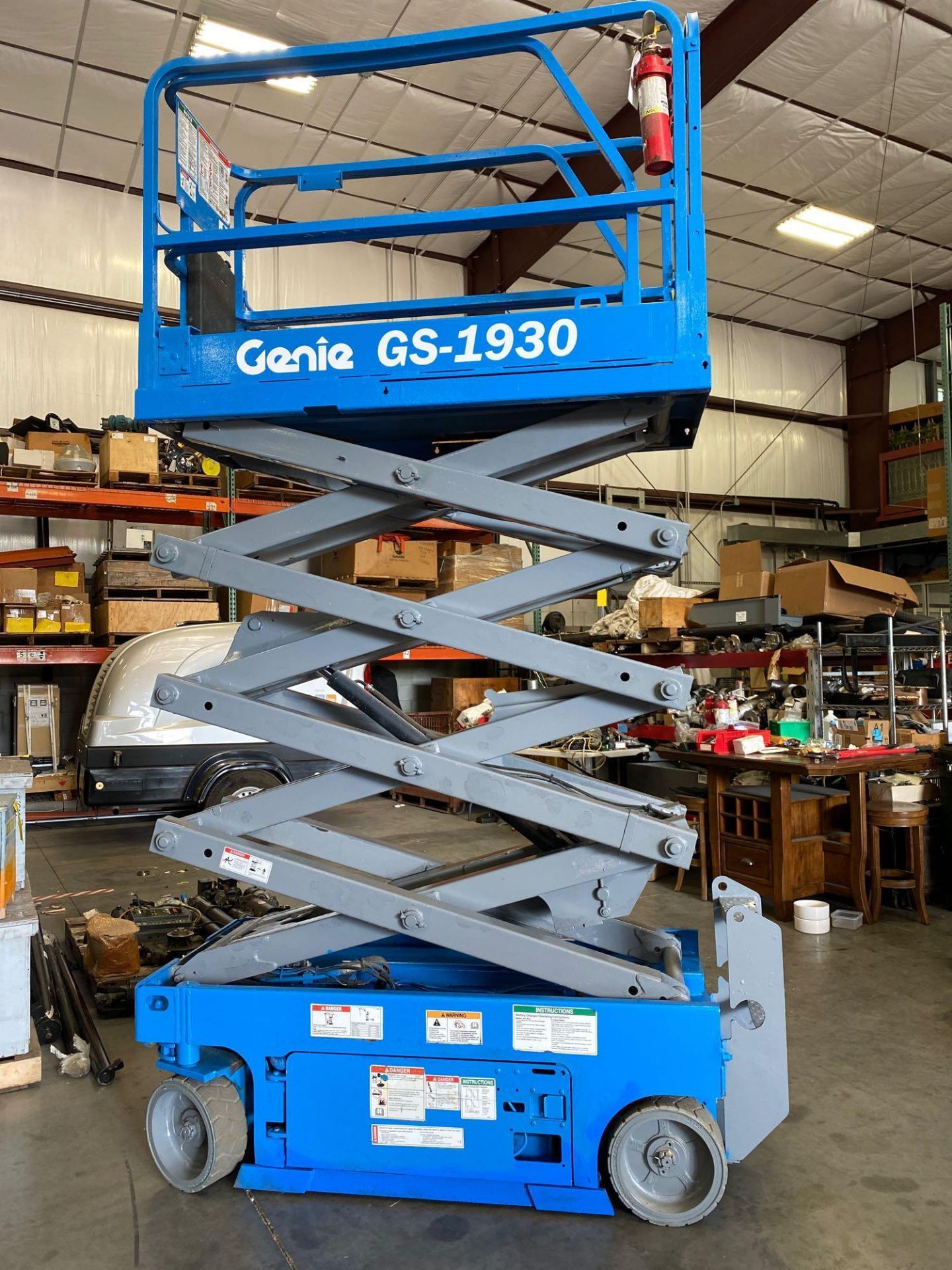 2013 GENIE GS-1930 ELECTRIC SCISSOR LIFT, 110 HOURS SHOWING, BUILT IN BATTERY CHARGER - Image 6 of 6