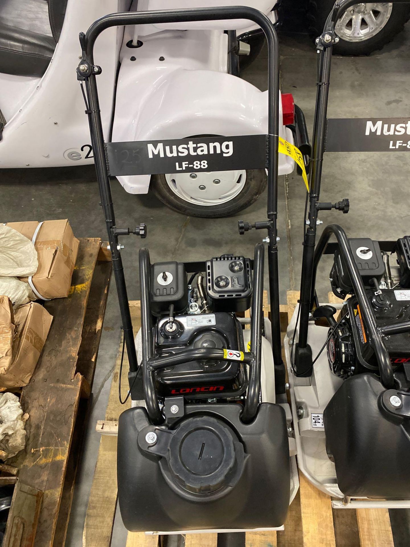 NEW/UNUSED MUSTANG LF-88 PLATE COMPACTOR - Image 2 of 5