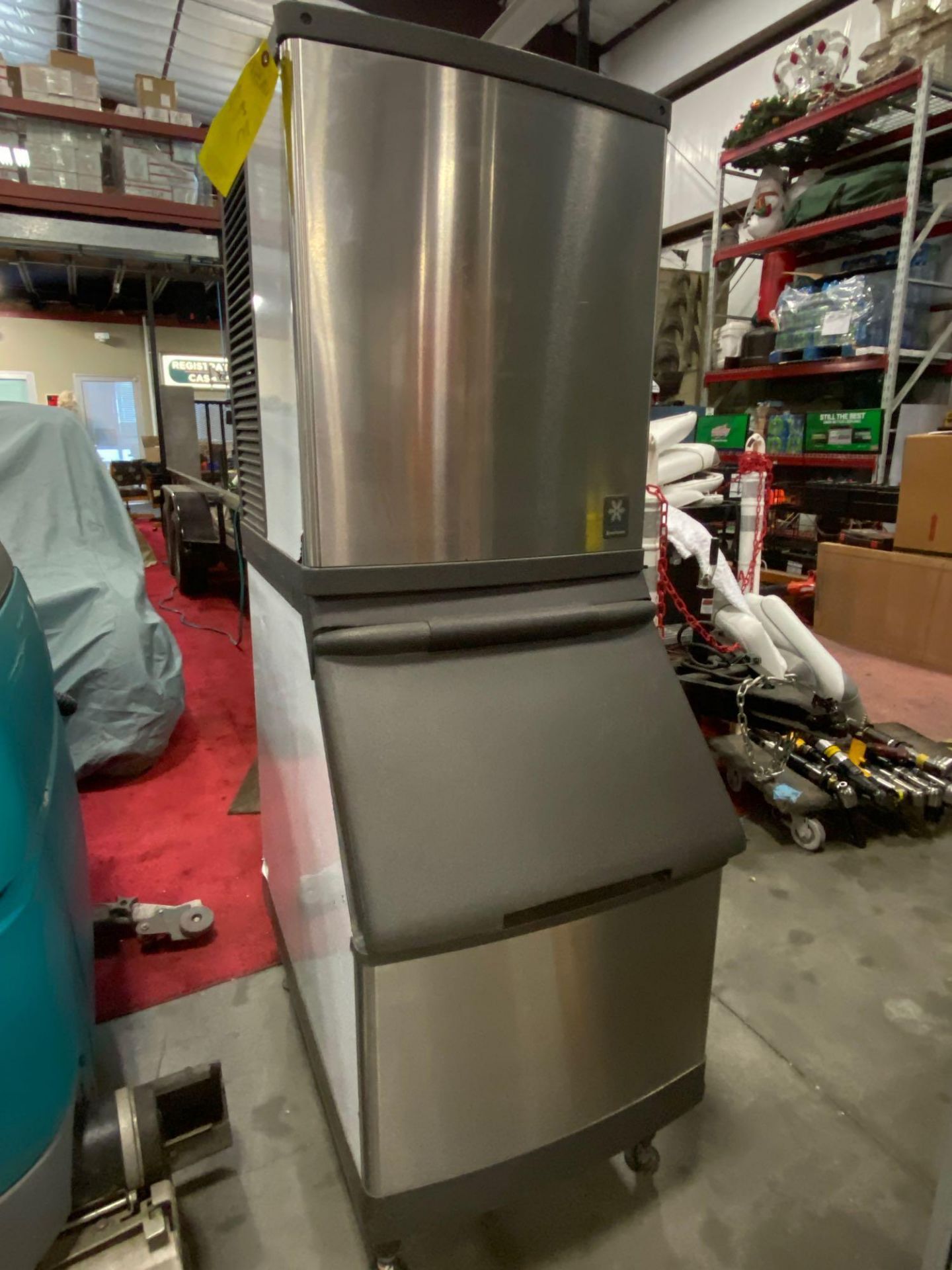 MANITOWOC QD0423W ICE MAKER WITH MANITOWOC S320 ICE BIN - Image 2 of 10