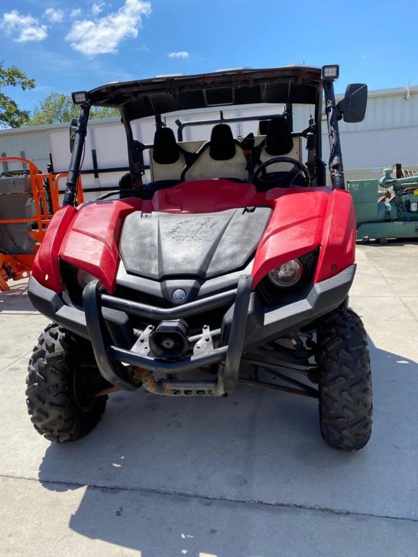 YAMAHA UTV WITH TOOL/STORAGE BIN, HAS RUST ON UNDER CARRIAGE AND FRAME, RUNS AND OPERATES - Image 3 of 20