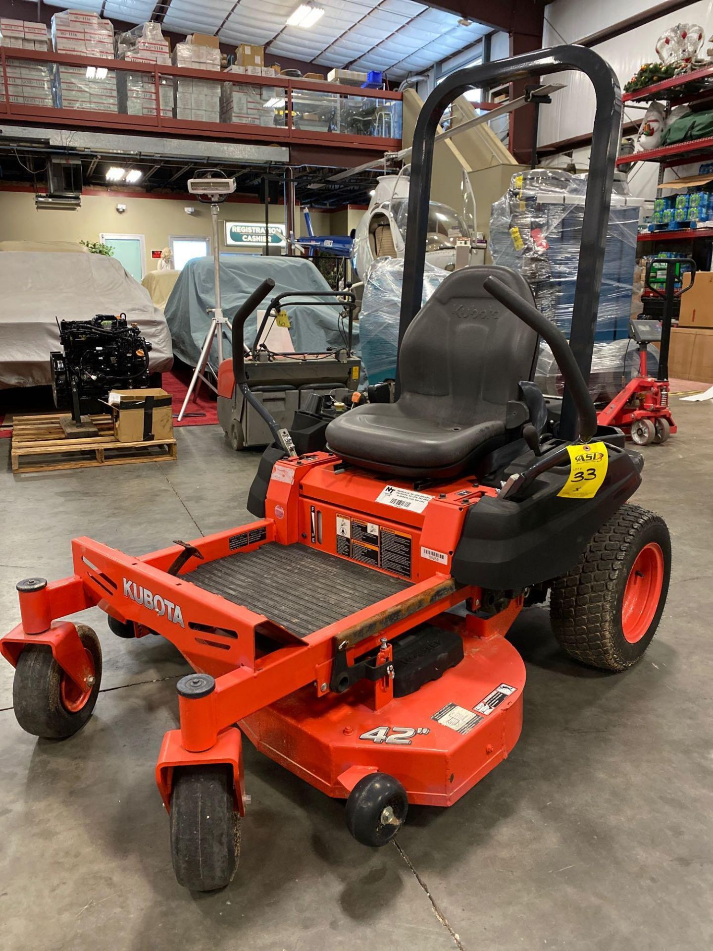 2016 KUBOTA Z122RKW 42" RIDE ON MOWER, 3.9 HOURS SHOWING, RUNS AND OPERATES