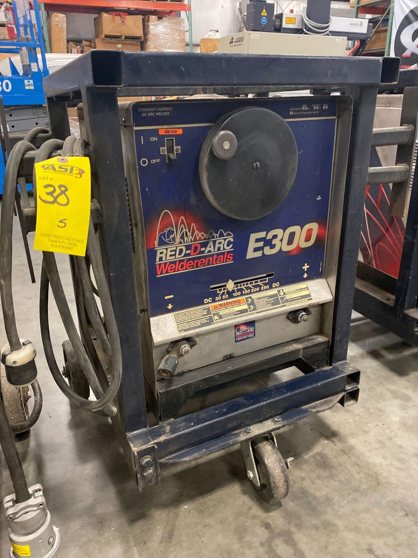 LINCOLN ELECTRIC E300 WELDER - Image 3 of 10