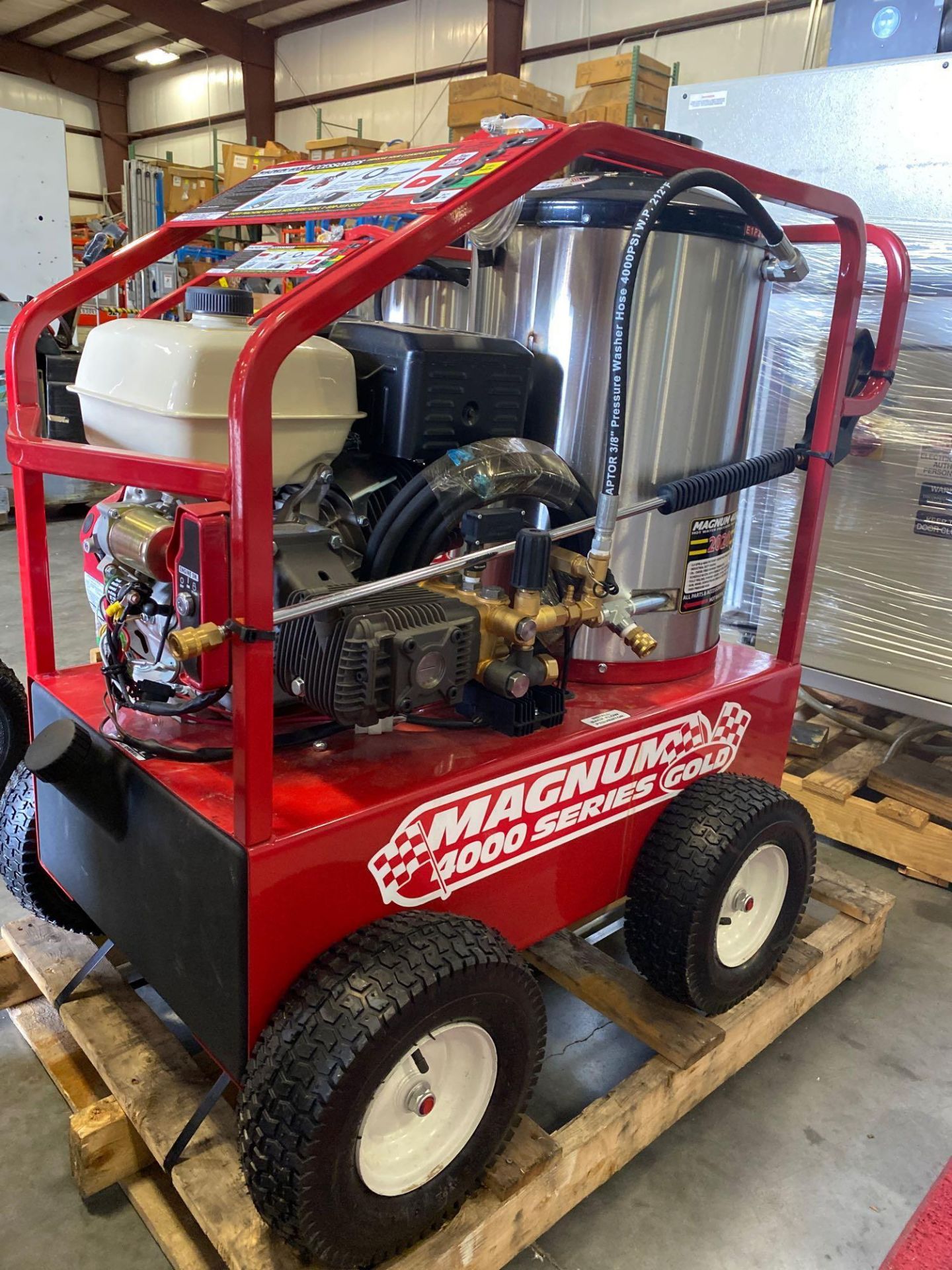 NEW/UNUSED 2020 MAGNUM 4000 HEATED PRESSURE WASHER, ELECTRIC START - Image 3 of 5