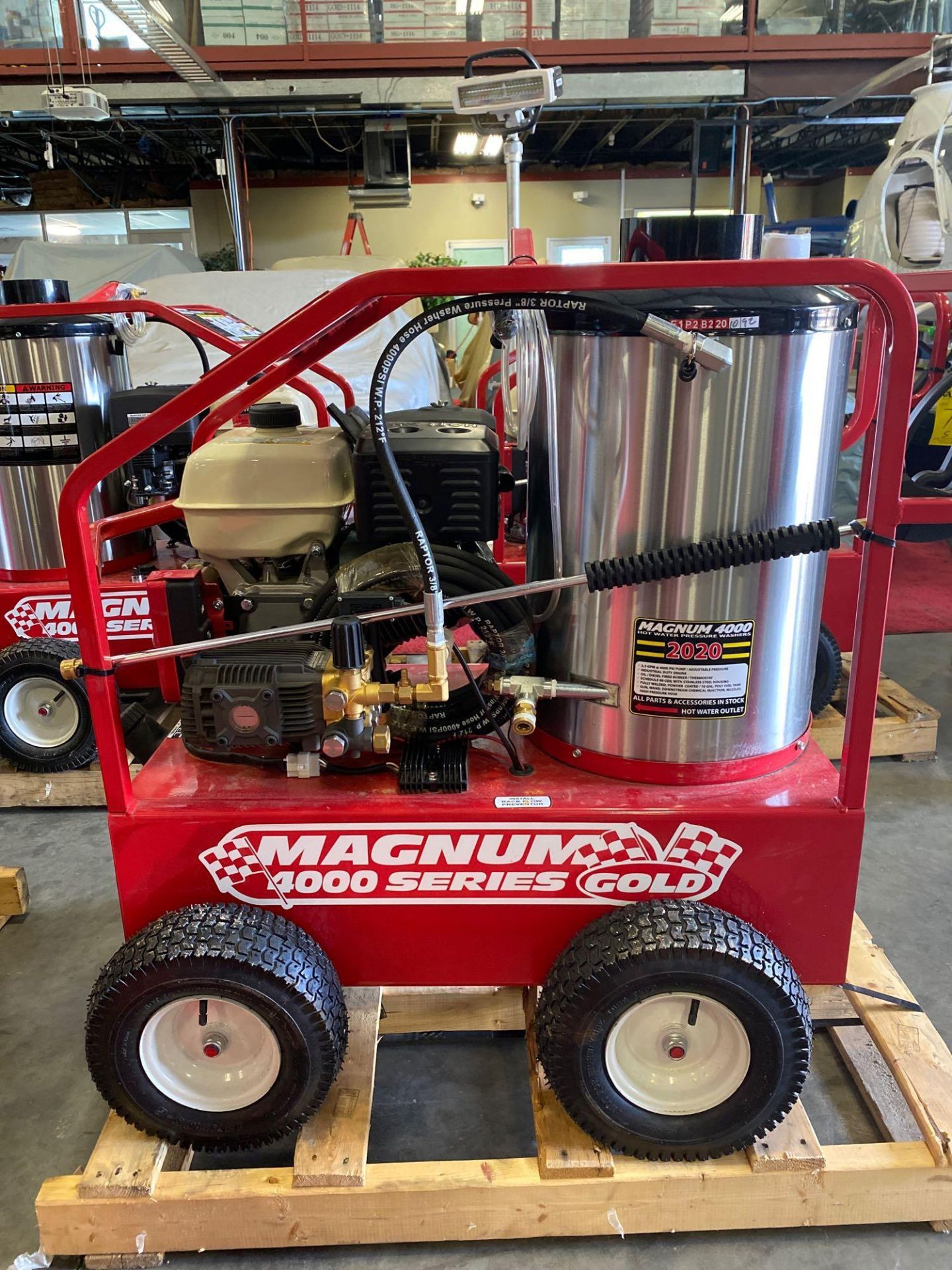 NEW/UNUSED 2020 MAGNUM 4000 HEATED PRESSURE WASHER, ELECTRIC START - Image 2 of 6