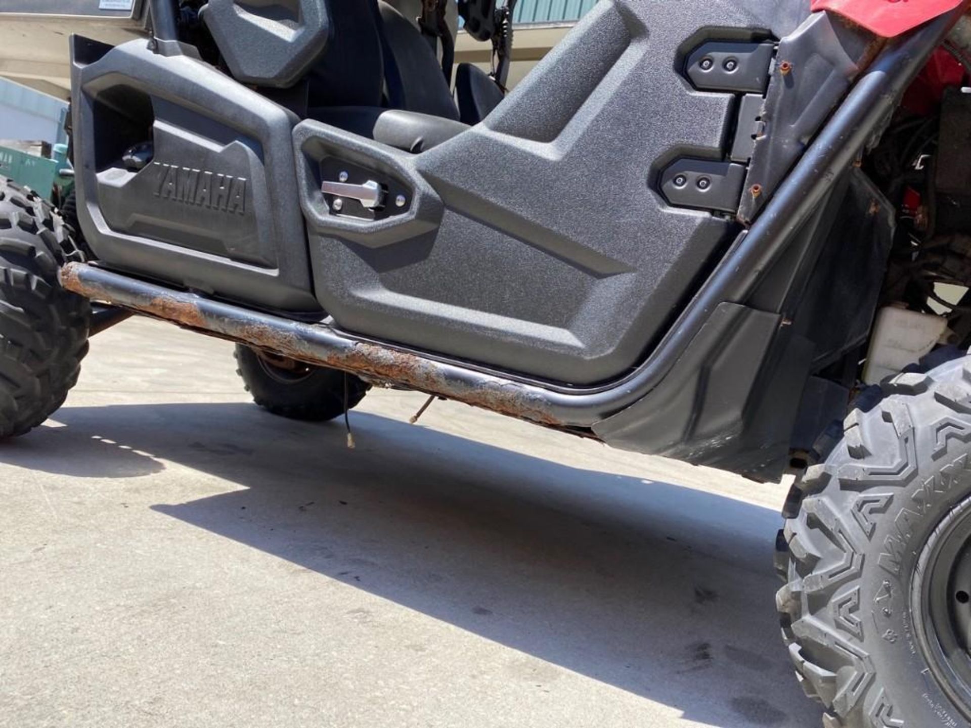 YAMAHA UTV WITH TOOL/STORAGE BIN, HAS RUST ON UNDER CARRIAGE AND FRAME, RUNS AND OPERATES - Image 16 of 20