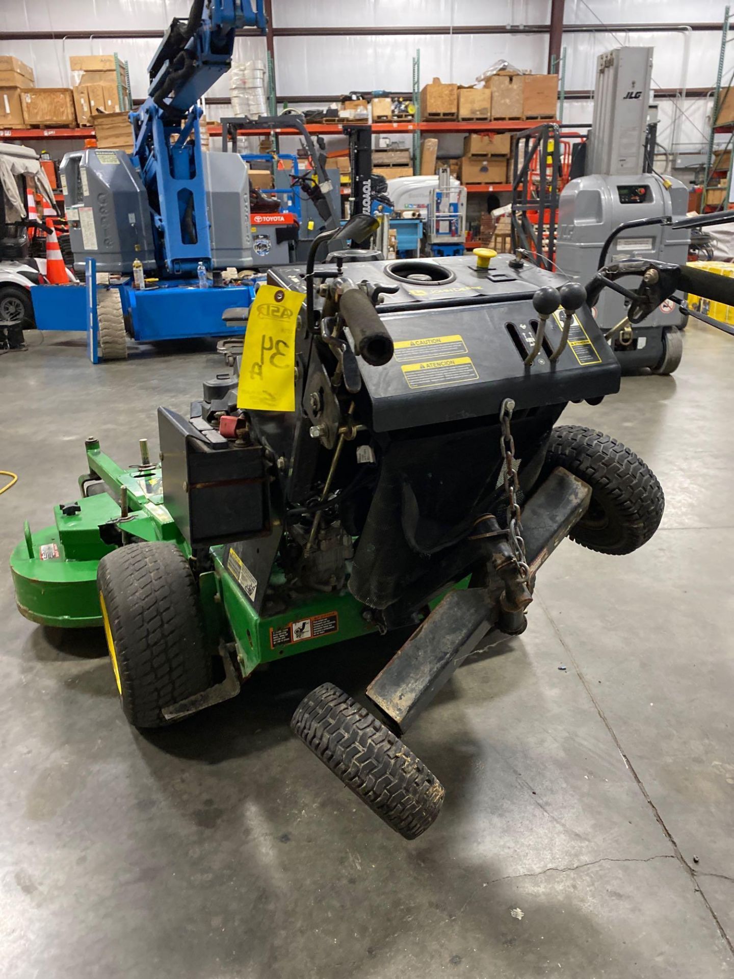 JOHN DEERE MOWER JOHN DEERE WHP52A MOWER, 52" DECK, RUNS AND OPERATES - Image 4 of 7