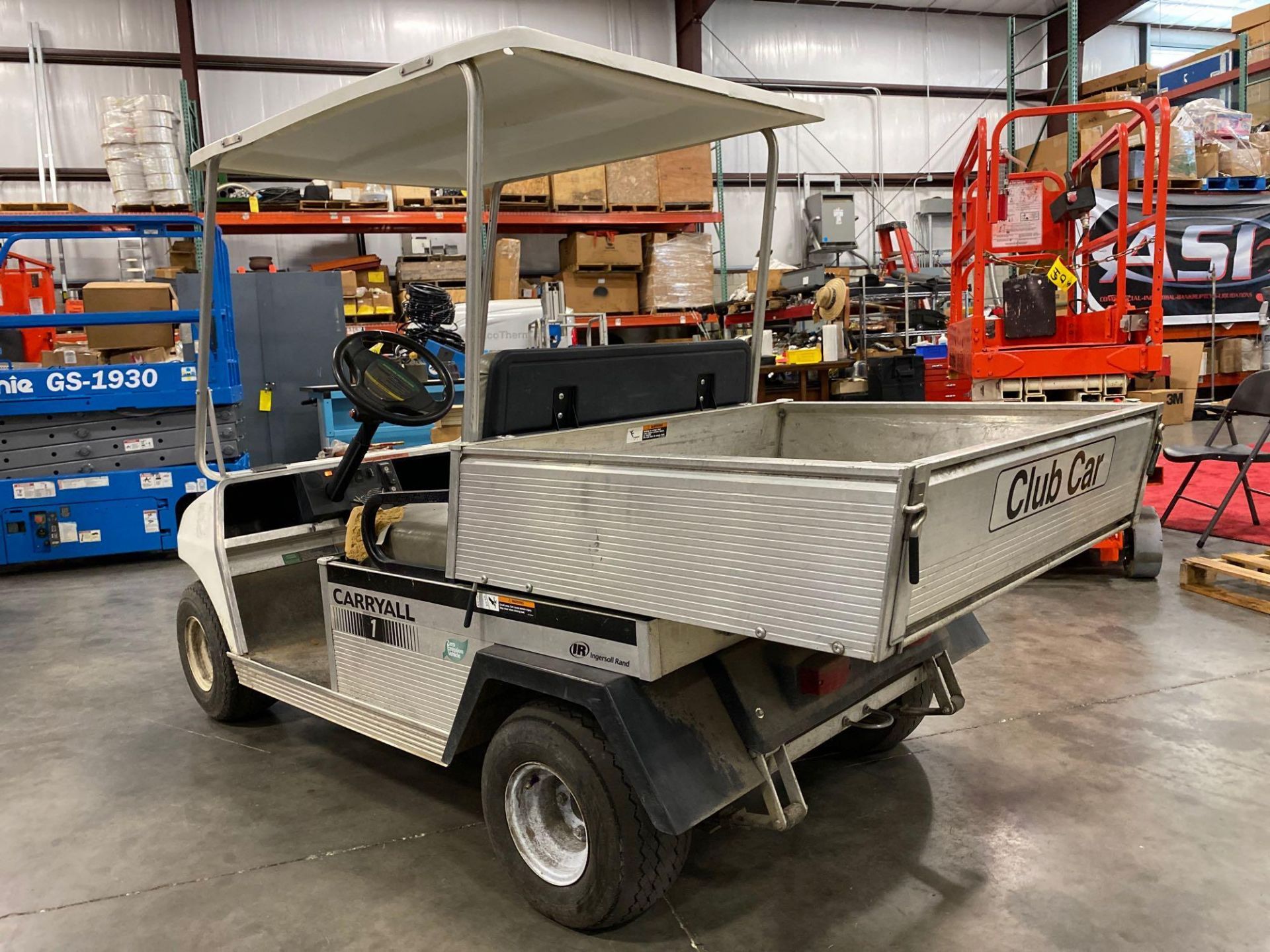 CLUB CAR CARRYALL ELECTRIC UTILITY CART WITH BED, RUNS AND OPERATES - Image 3 of 7