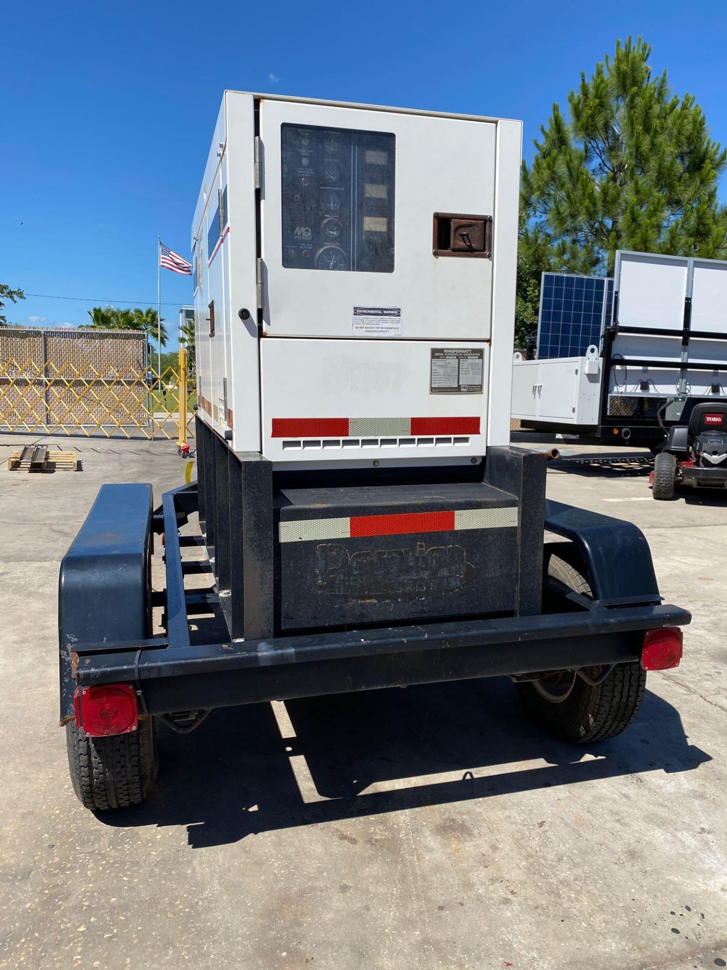 WHISPERWATT DCA-25USI TRAILER MOUNTED DIESEL GENERATOR, 20KW, 25 KVA, RUNS AND OPERATES - Image 3 of 12