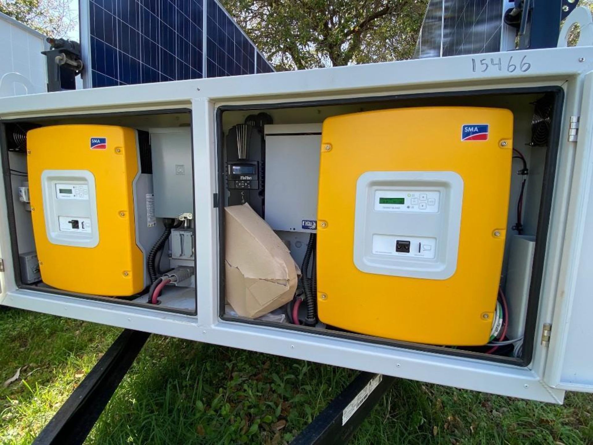 2015 (UNUSED) MOBILE SOLAR POWER GENERATOR TRAILER, DUAL 5,200 LB AXLES, TEN 250 WATT SOLAR PANELS - Image 6 of 7