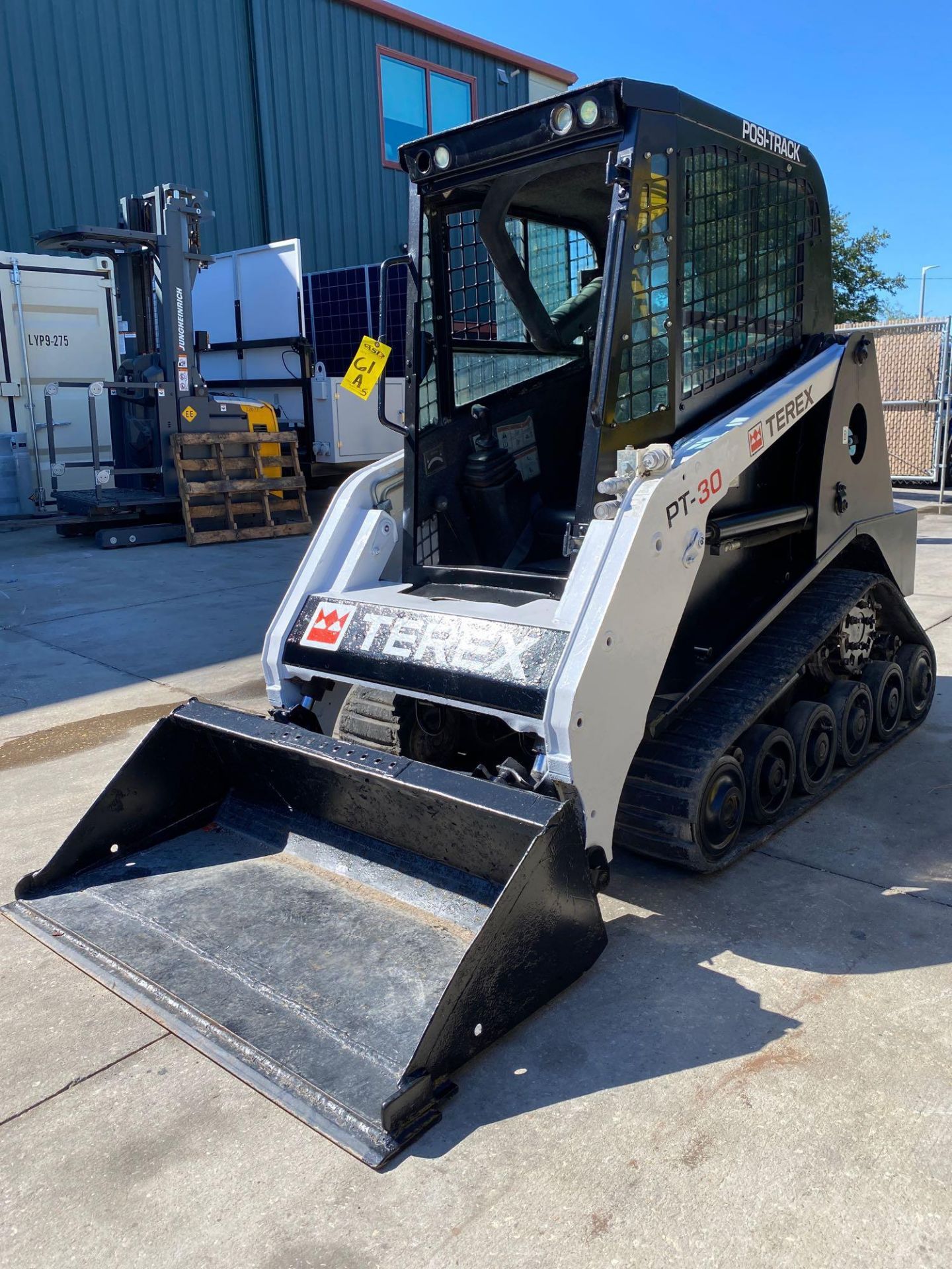 2012/2013 TEREX PT30 DIESEL SKID STEER, RUBBER TRACKS, BUCKET ATTACHMENT, RUNS AND OPERATES - Image 13 of 20