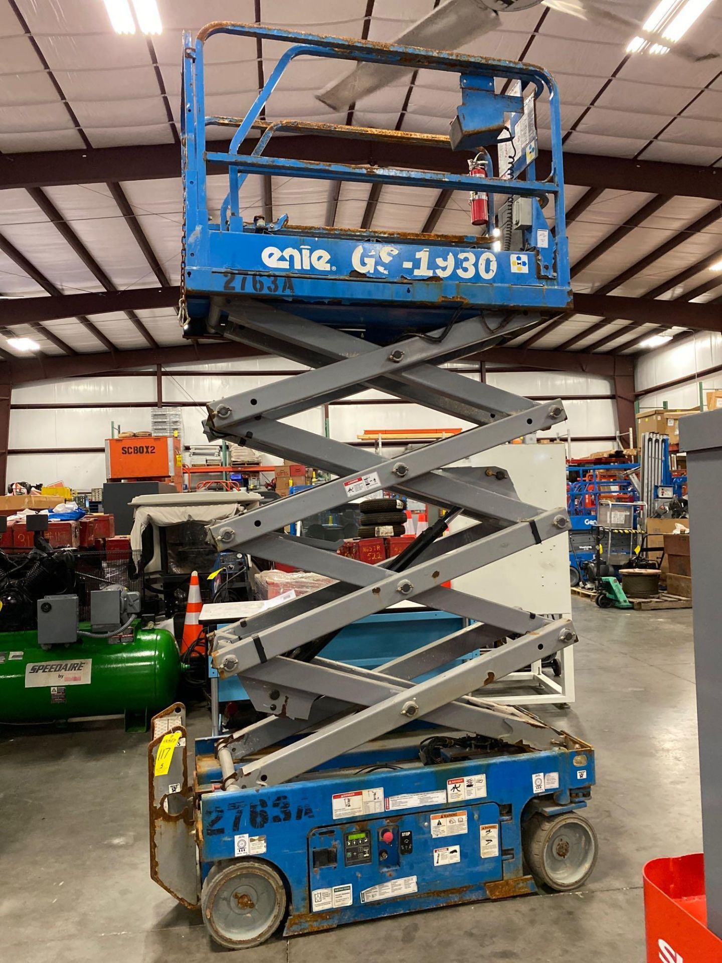 GENIE GS1930 SCISSOR LIFT, SELF PROPELLED, 19' PLATFORM HEIGHT