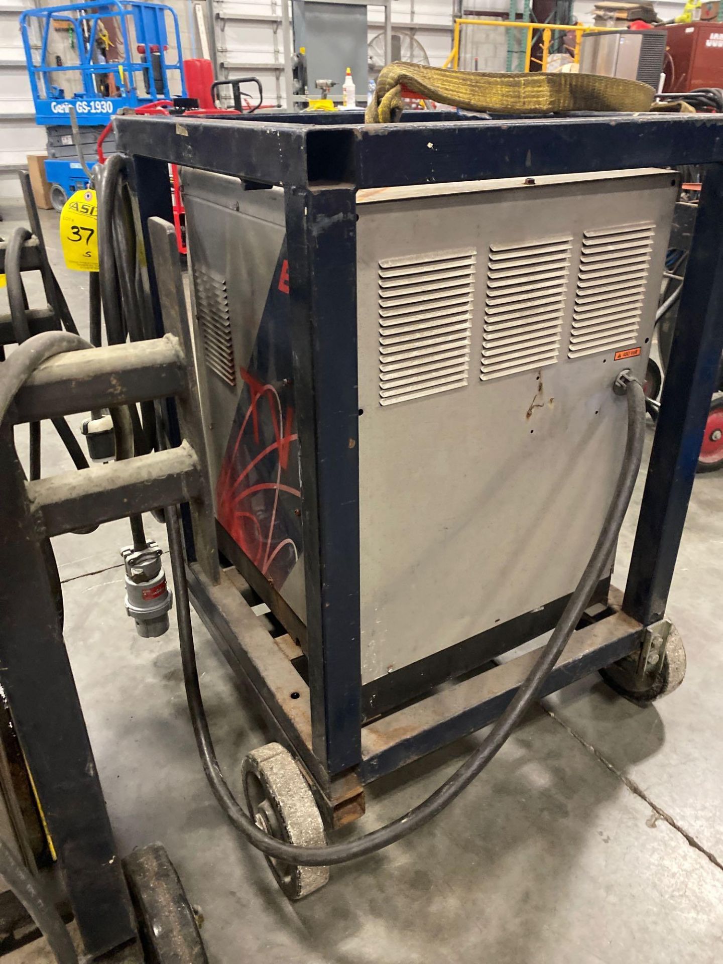 LINCOLN ELECTRIC E300 WELDER - Image 8 of 10