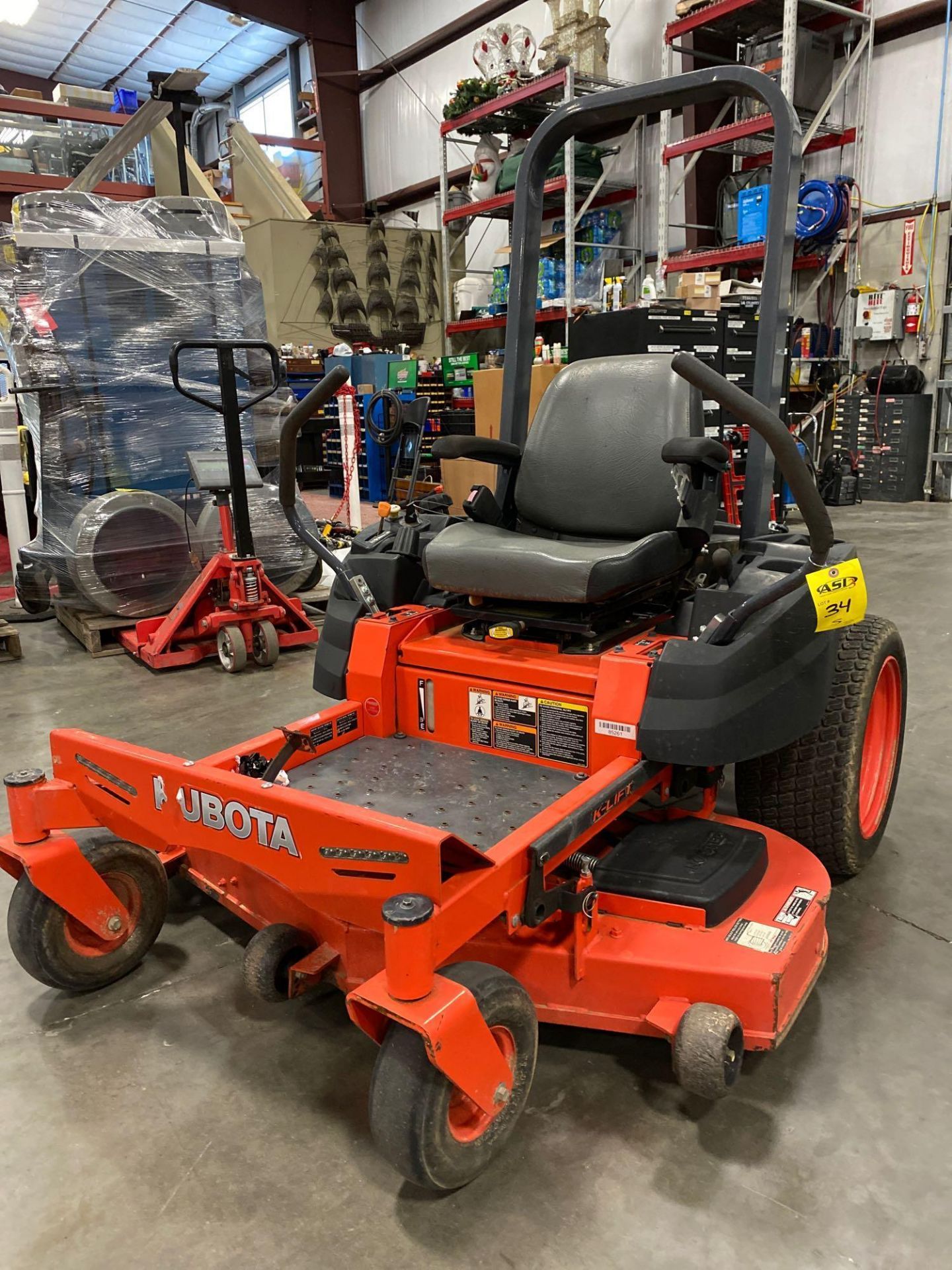 KUBOTA ZG123S 48" RIDE ON MOWER, 256.8 HOURS SHOWING, RUNS AND OPERATES