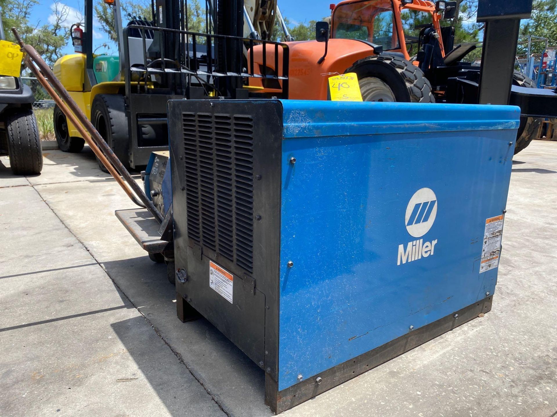 MILLER DELTAWELD 452 ELECTRIC WELDER WITH MILLER 60 SERIES 24V WIRE FEEDER AND CABLES/CORDS - Image 6 of 10