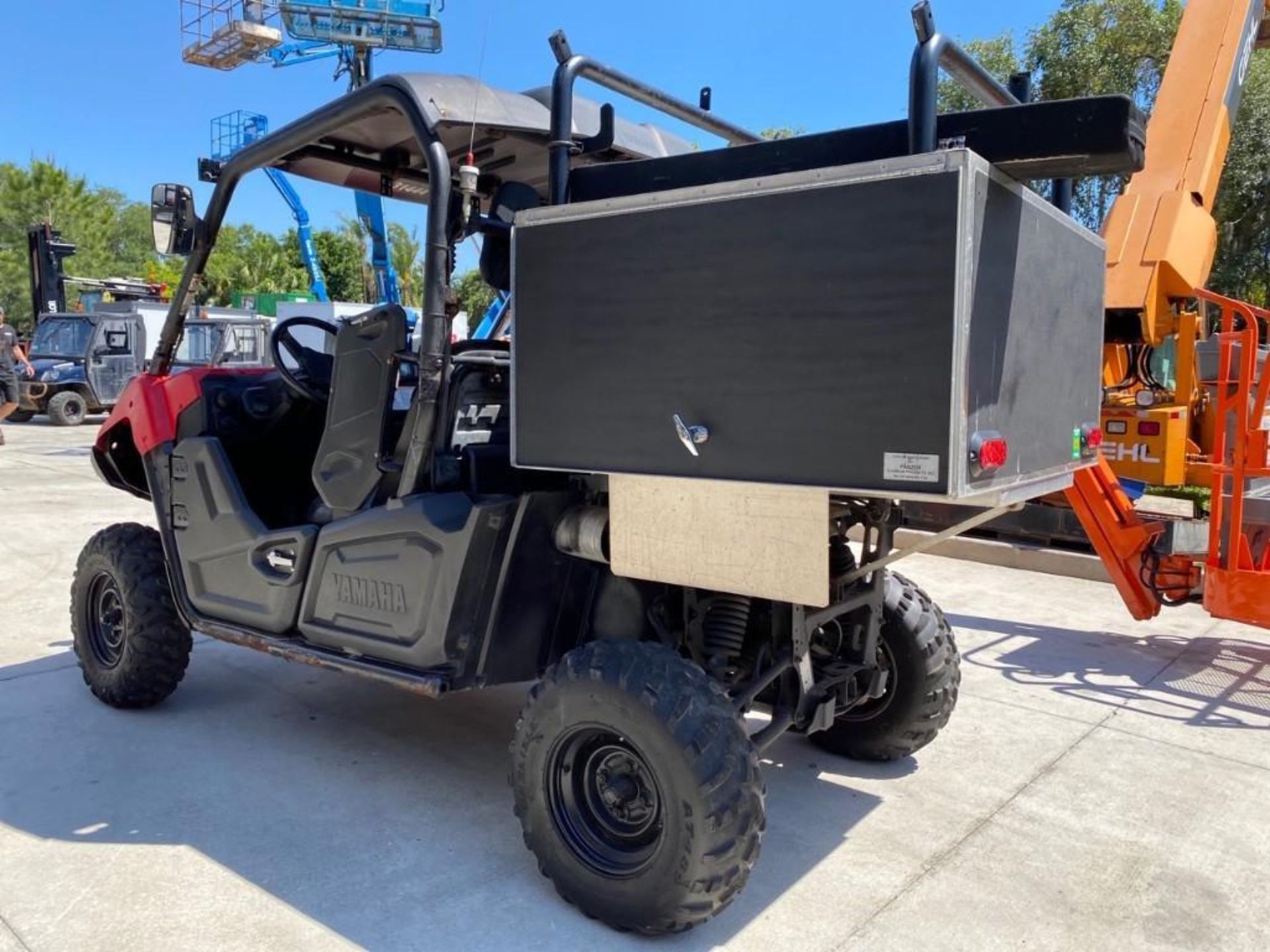 YAMAHA UTV WITH TOOL/STORAGE BIN, HAS RUST ON UNDER CARRIAGE AND FRAME, RUNS AND OPERATES - Image 11 of 20