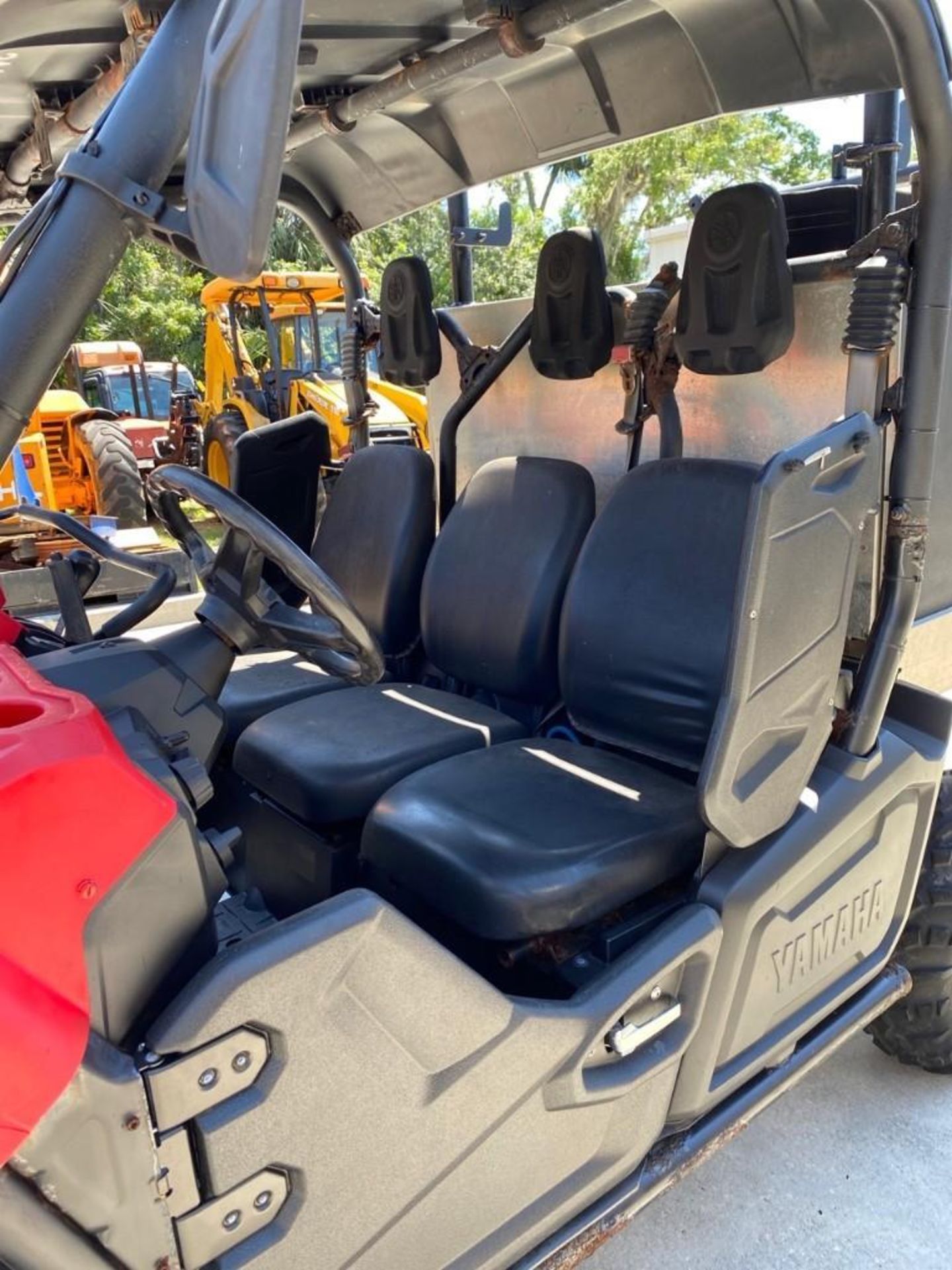 YAMAHA UTV WITH TOOL/STORAGE BIN, HAS RUST ON UNDER CARRIAGE AND FRAME, RUNS AND OPERATES - Image 19 of 20