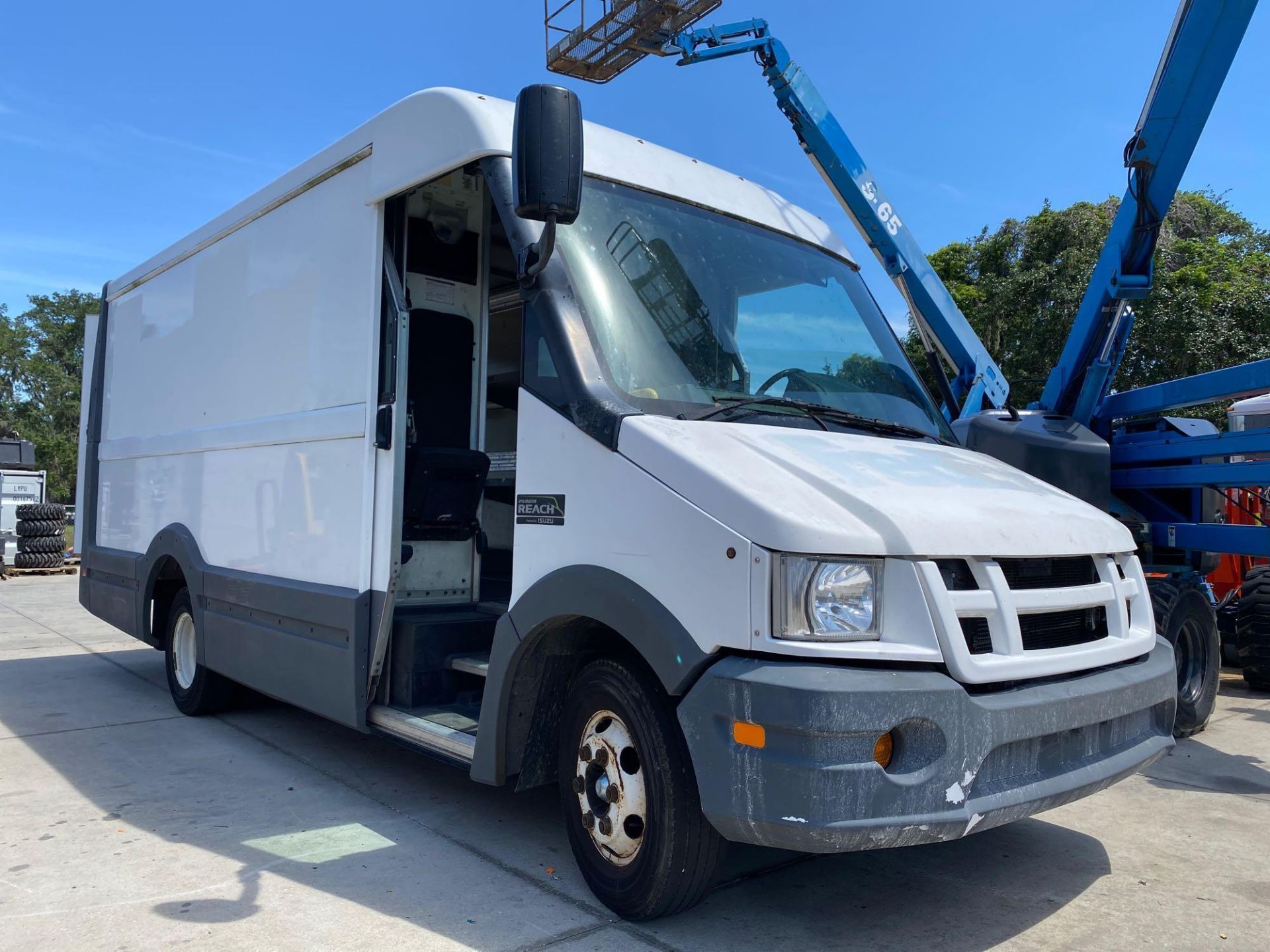 2012 ISUZU STEP VAN, AUTOMATIC, 3.0L DIESEL, BUILT IN STORAGE SHELVES, RUNS & OPERATES