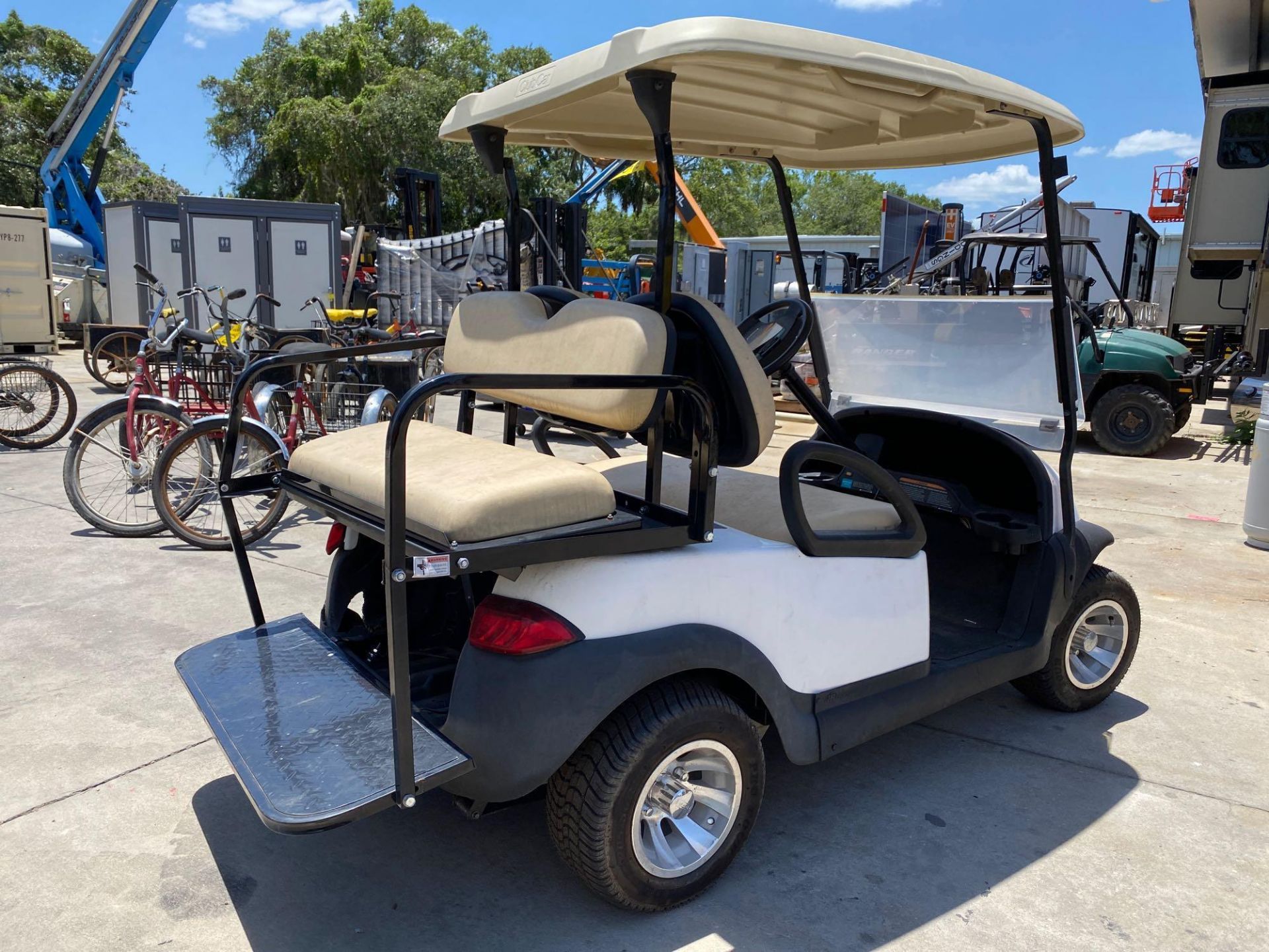 CLUB CAR ELECTRIC GOLF CART, REAR SEATING, RUNS & DRIVES - Image 4 of 7