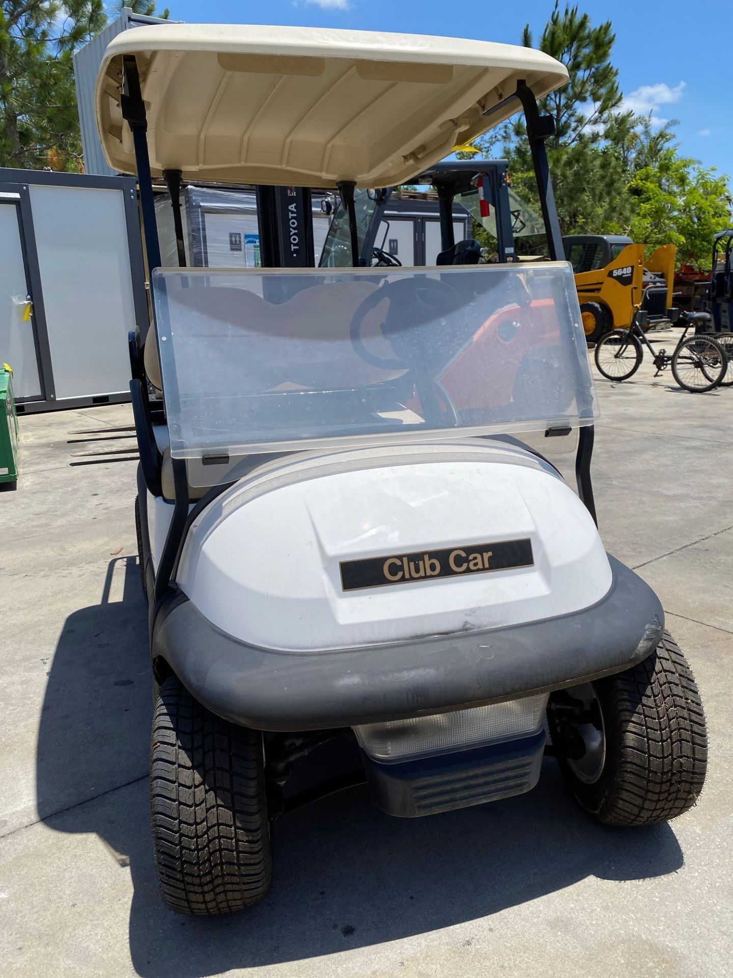 CLUB CAR ELECTRIC GOLF CART, REAR SEATING, RUNS & DRIVES - Image 2 of 7