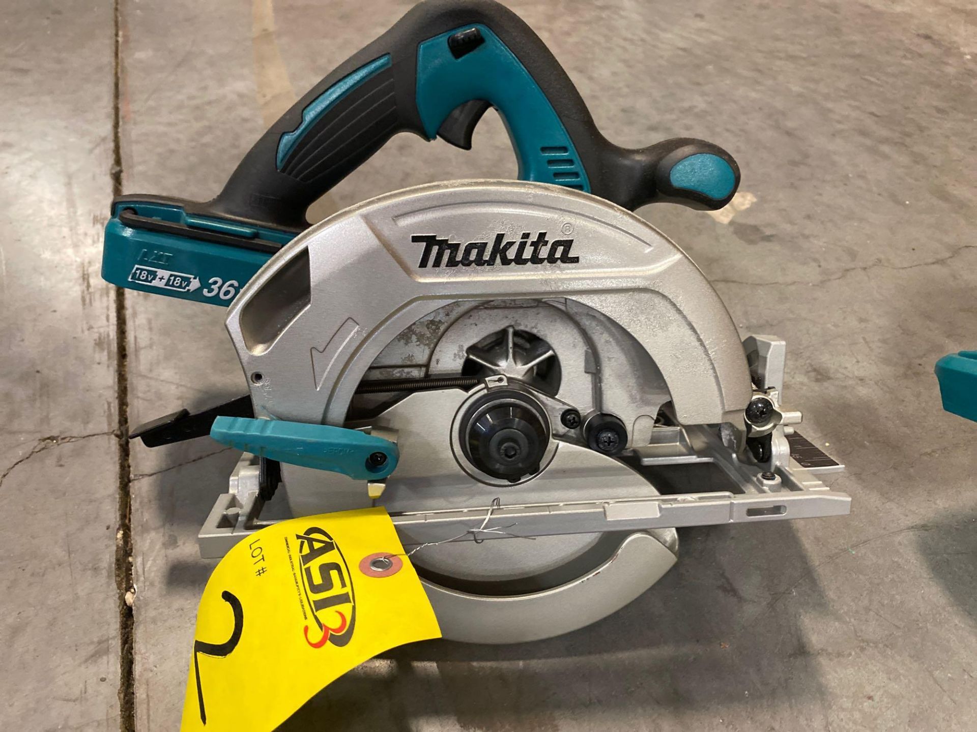 UNUSED RECONDITIONED MAKITA 36V SAW