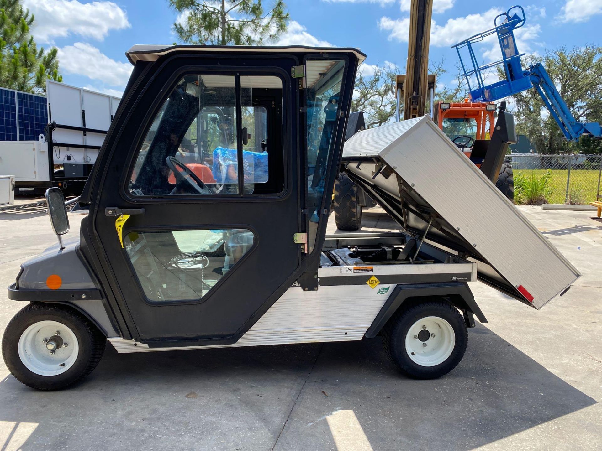 2010 CLUB CAR UTILITY CART, ENCLOSED CAB, ELECTRIC, CHARGER INCLUDED, DUMP BED, HITCH - Image 11 of 11