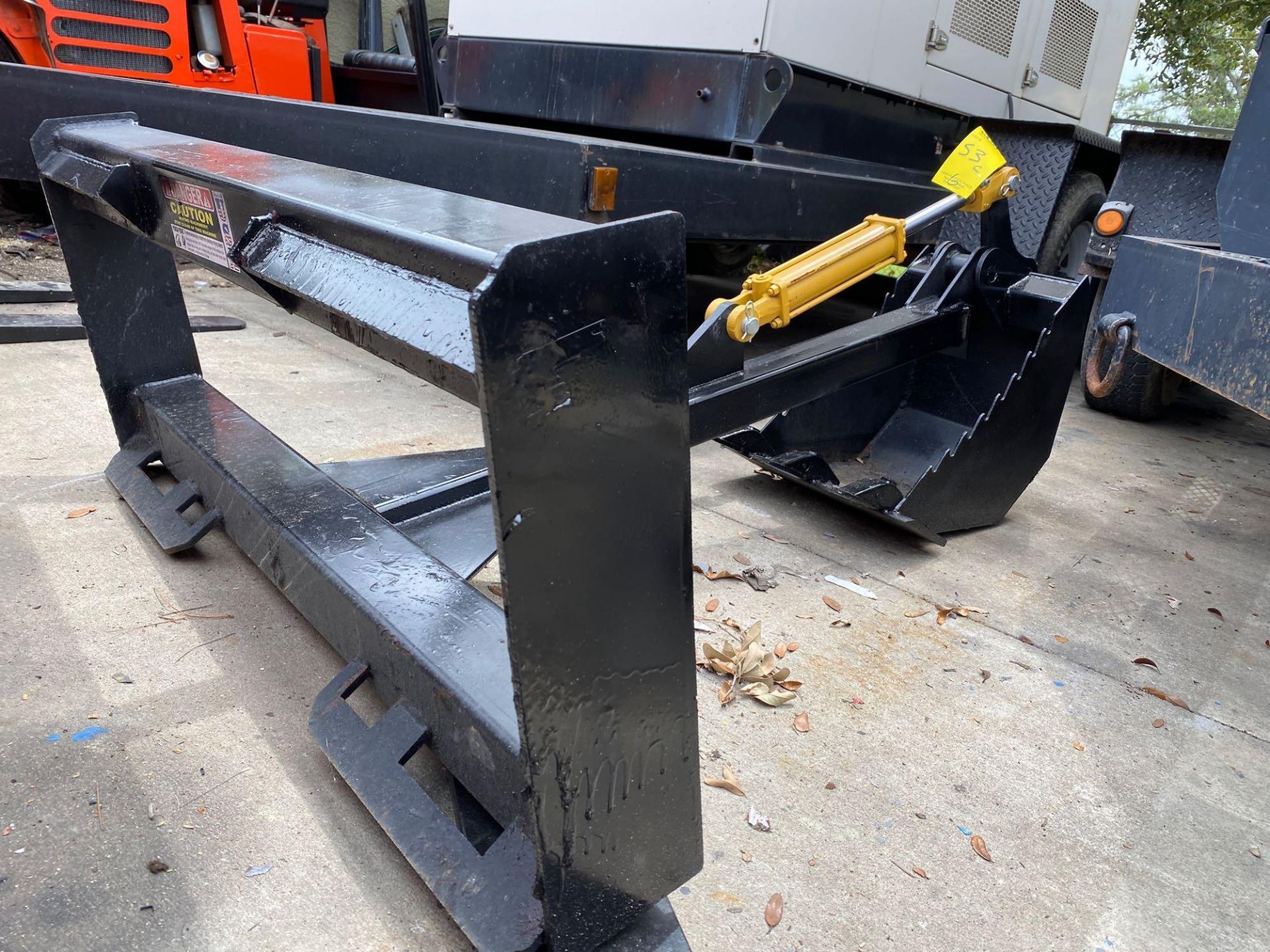 UNUSED UNIVERSAL SKID STEER BACKHOE ATTACHMENT